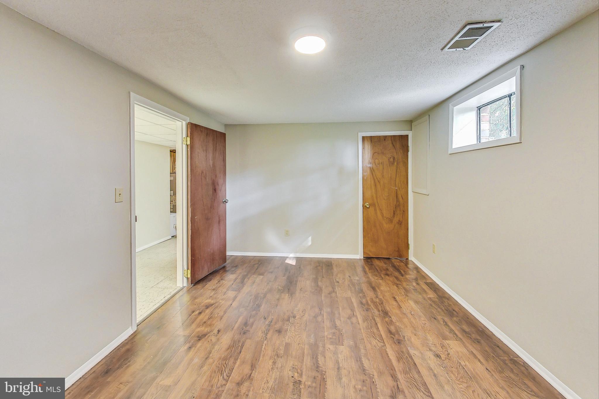 CALVERTON - Residential