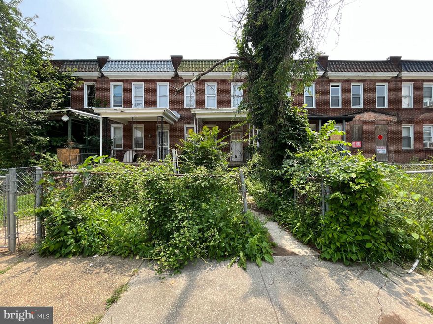ONLINE AUCTION: Bidding begins 6/30/2025 @ 10:00 AM. Bidding ends 7/2/2025 @ 11:00 AM. List Price is Suggested Opening Bid. Deposit: $5,000.

Two-story porch-front townhome located in the Langston Hughes neighborhood.
Within +/- 1 mile of Pimlico Race Course and Cold Spring Park.
Nearest major traffic arteries include Reisterstown Rd and Park Heights Ave.
Property is believed to be Vacant.