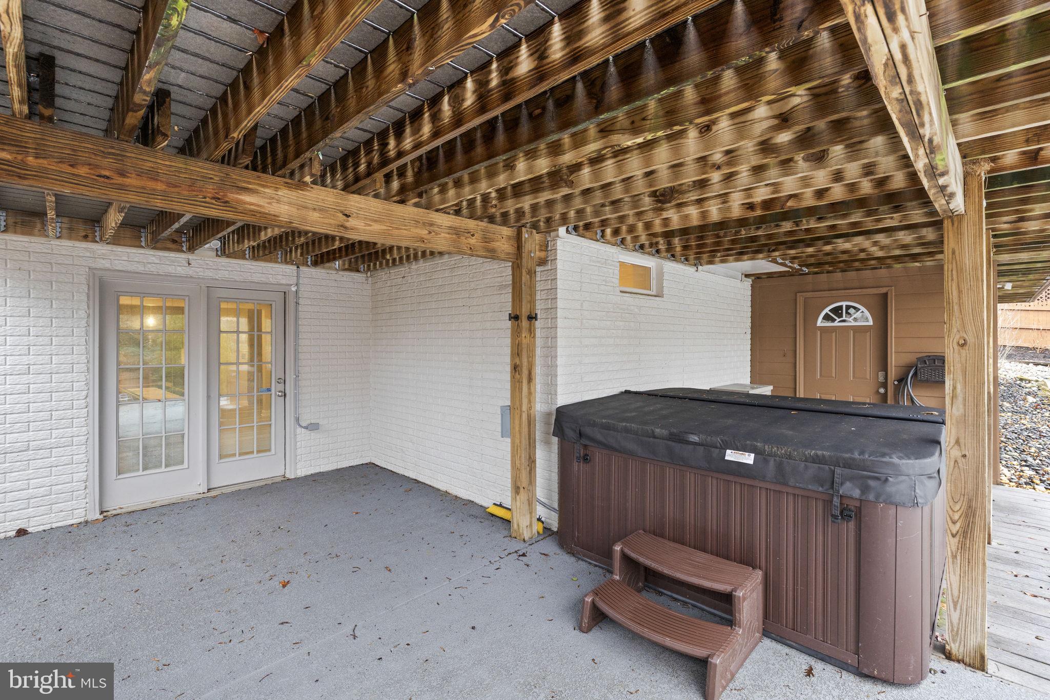 MEADOWBROOK WOODS - Residential