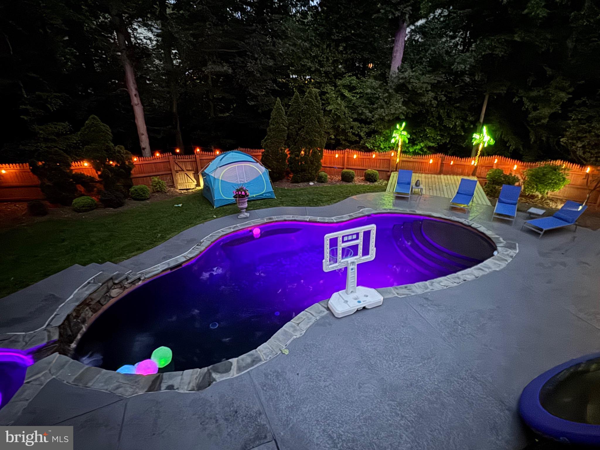 MEADOWBROOK WOODS - Residential