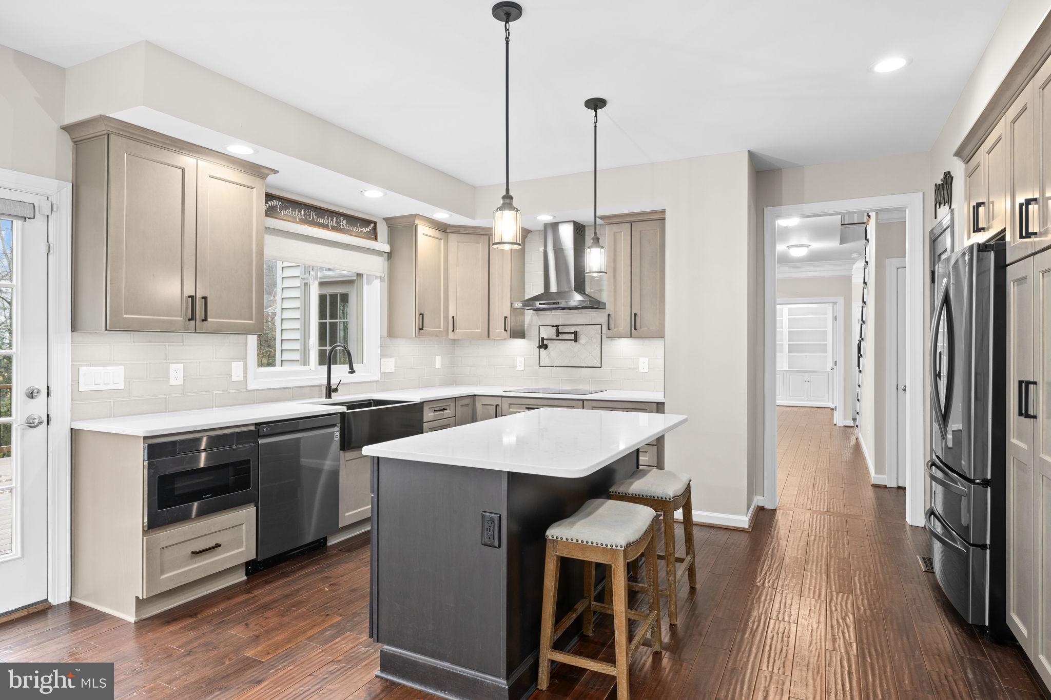 MEADOWBROOK WOODS - Residential