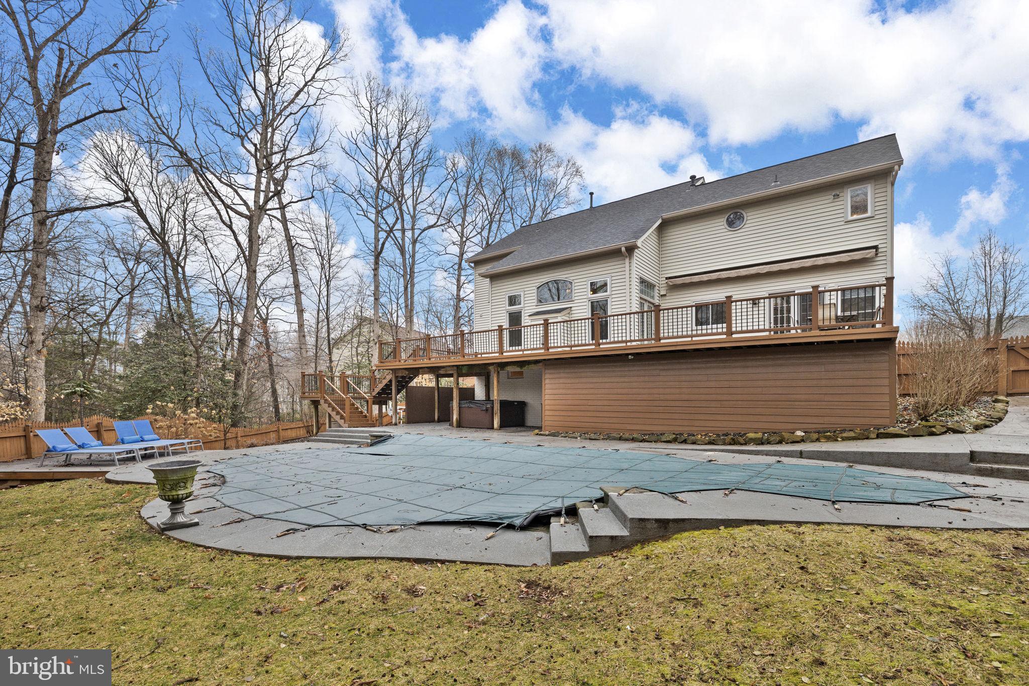 MEADOWBROOK WOODS - Residential