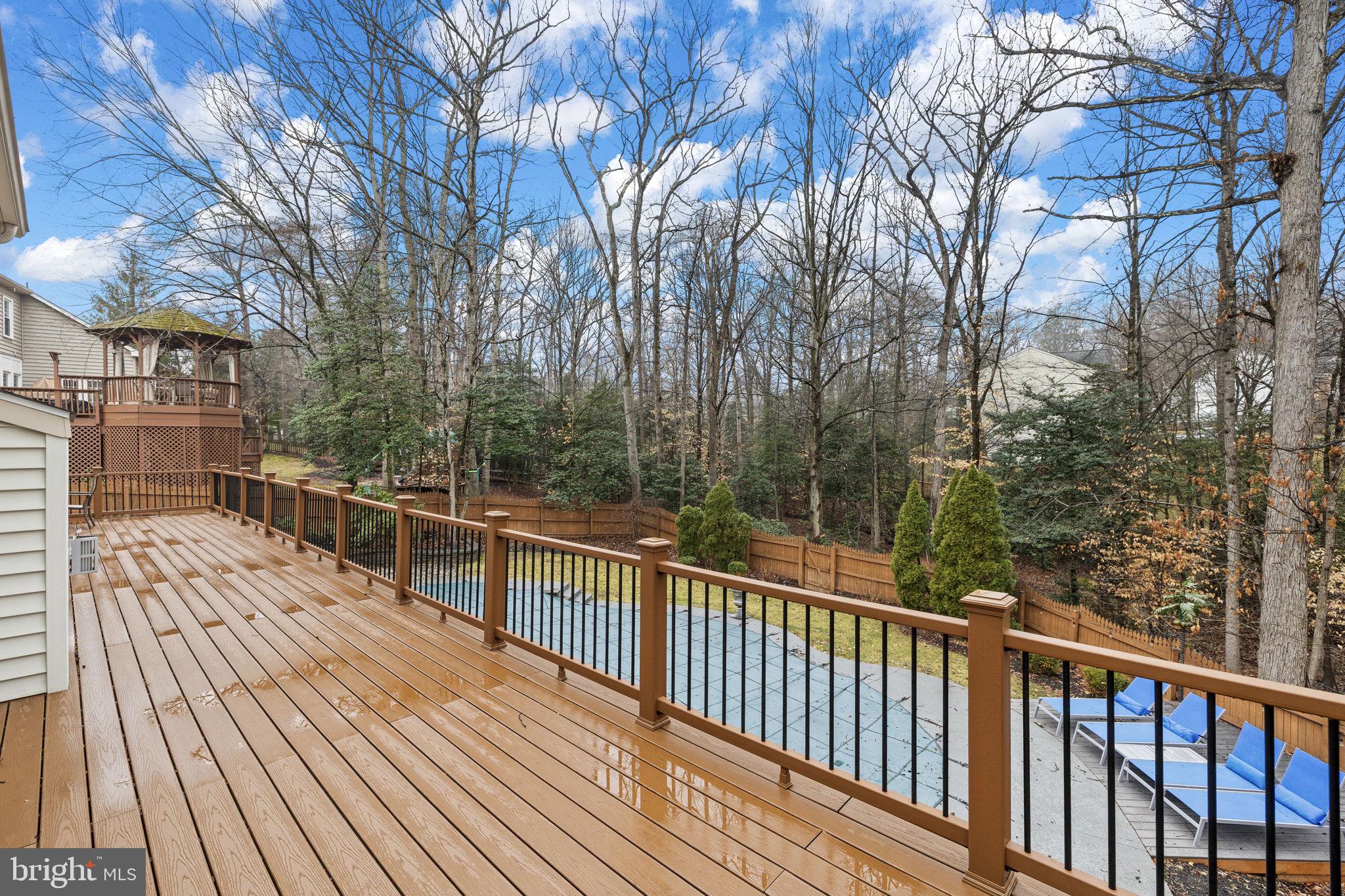 MEADOWBROOK WOODS - Residential