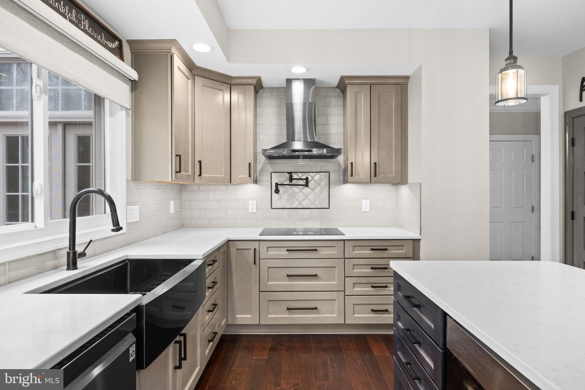 MEADOWBROOK WOODS - Residential