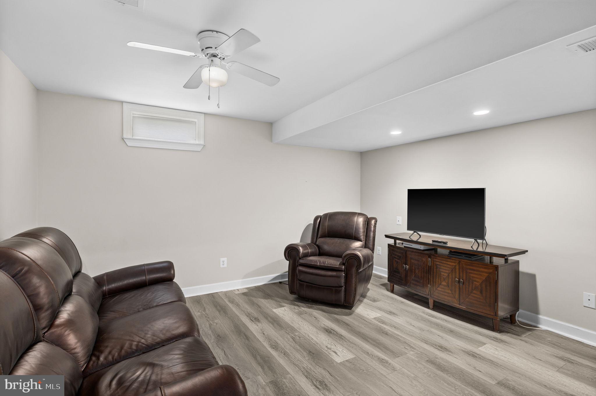 MEADOWBROOK WOODS - Residential