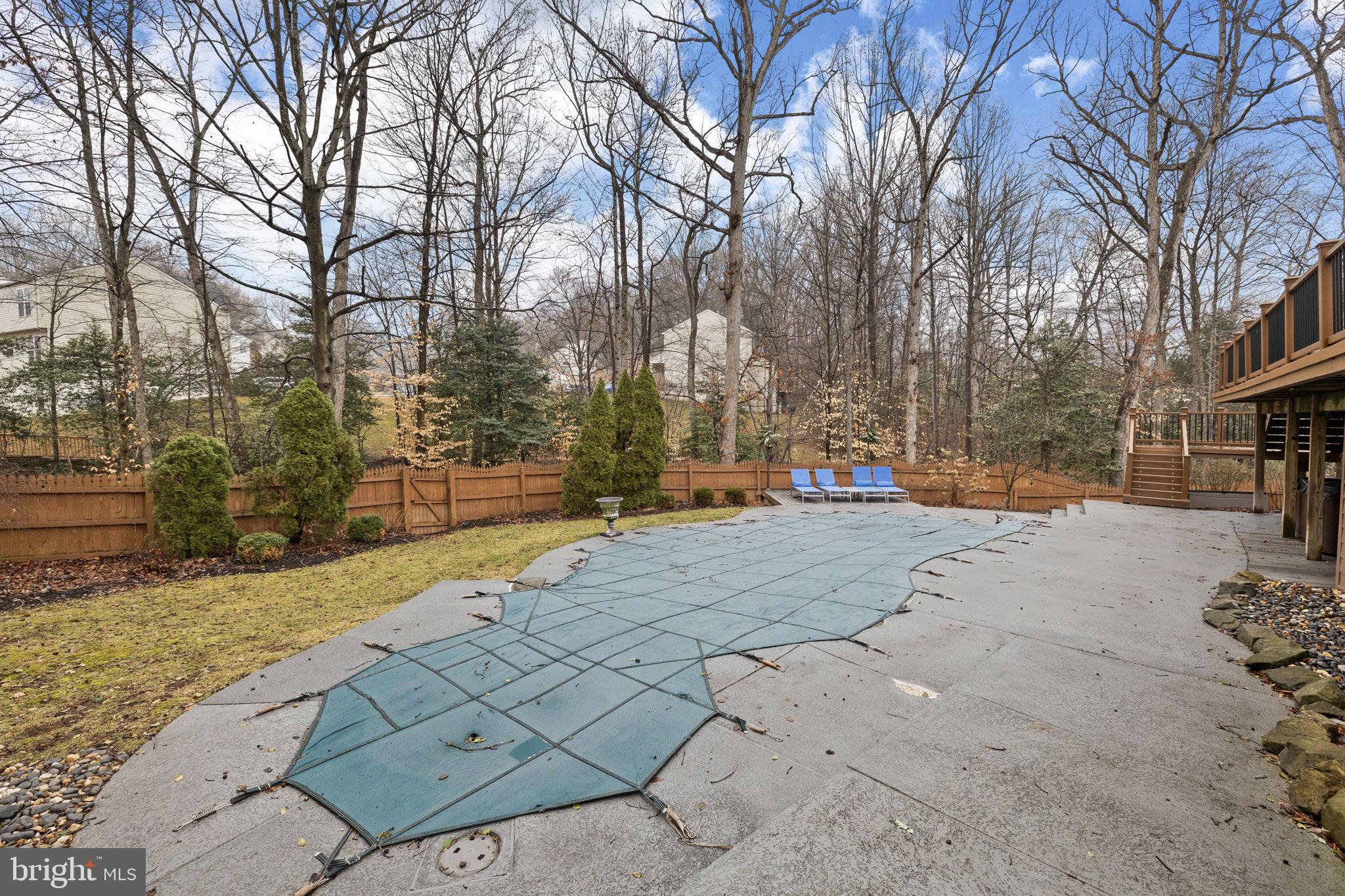 MEADOWBROOK WOODS - Residential