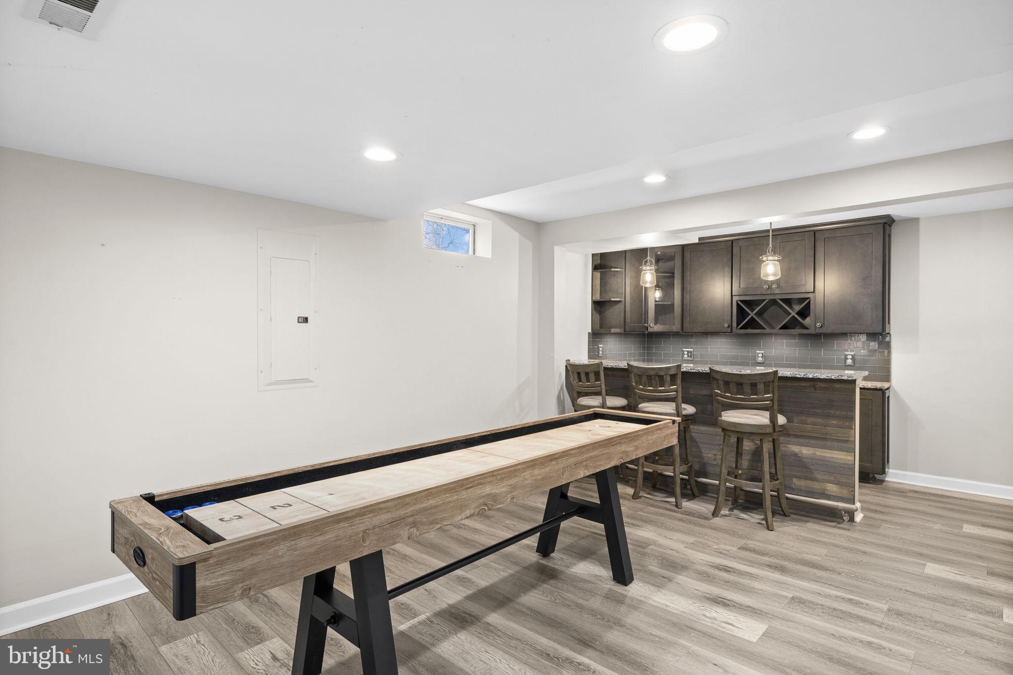 MEADOWBROOK WOODS - Residential