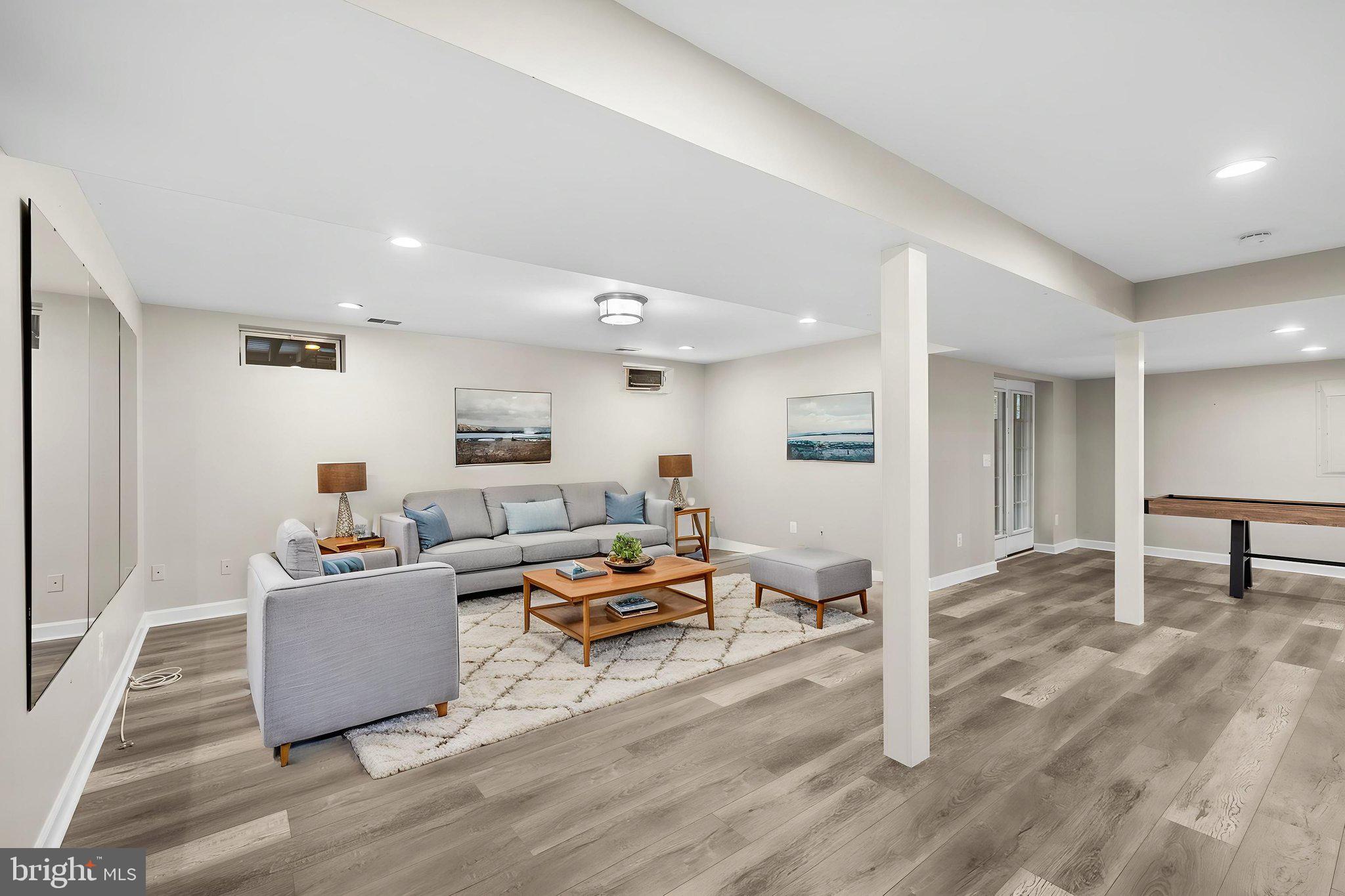 MEADOWBROOK WOODS - Residential