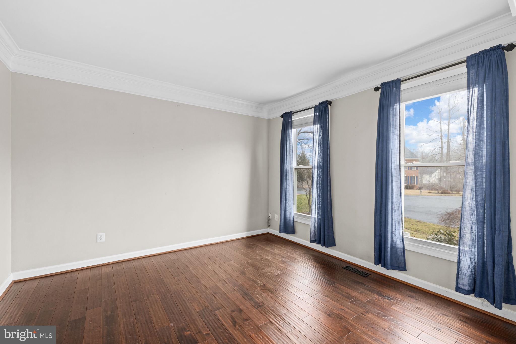 MEADOWBROOK WOODS - Residential