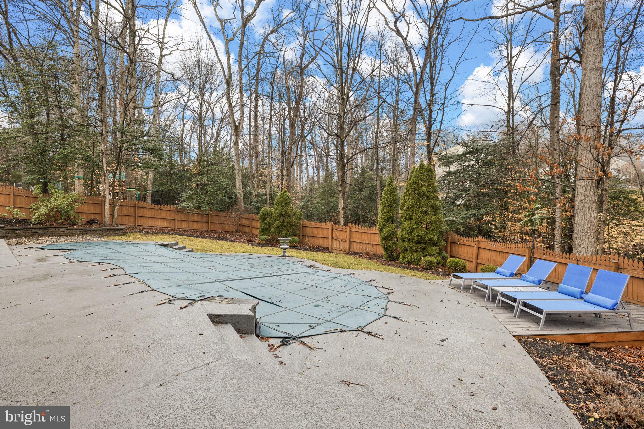 MEADOWBROOK WOODS - Residential