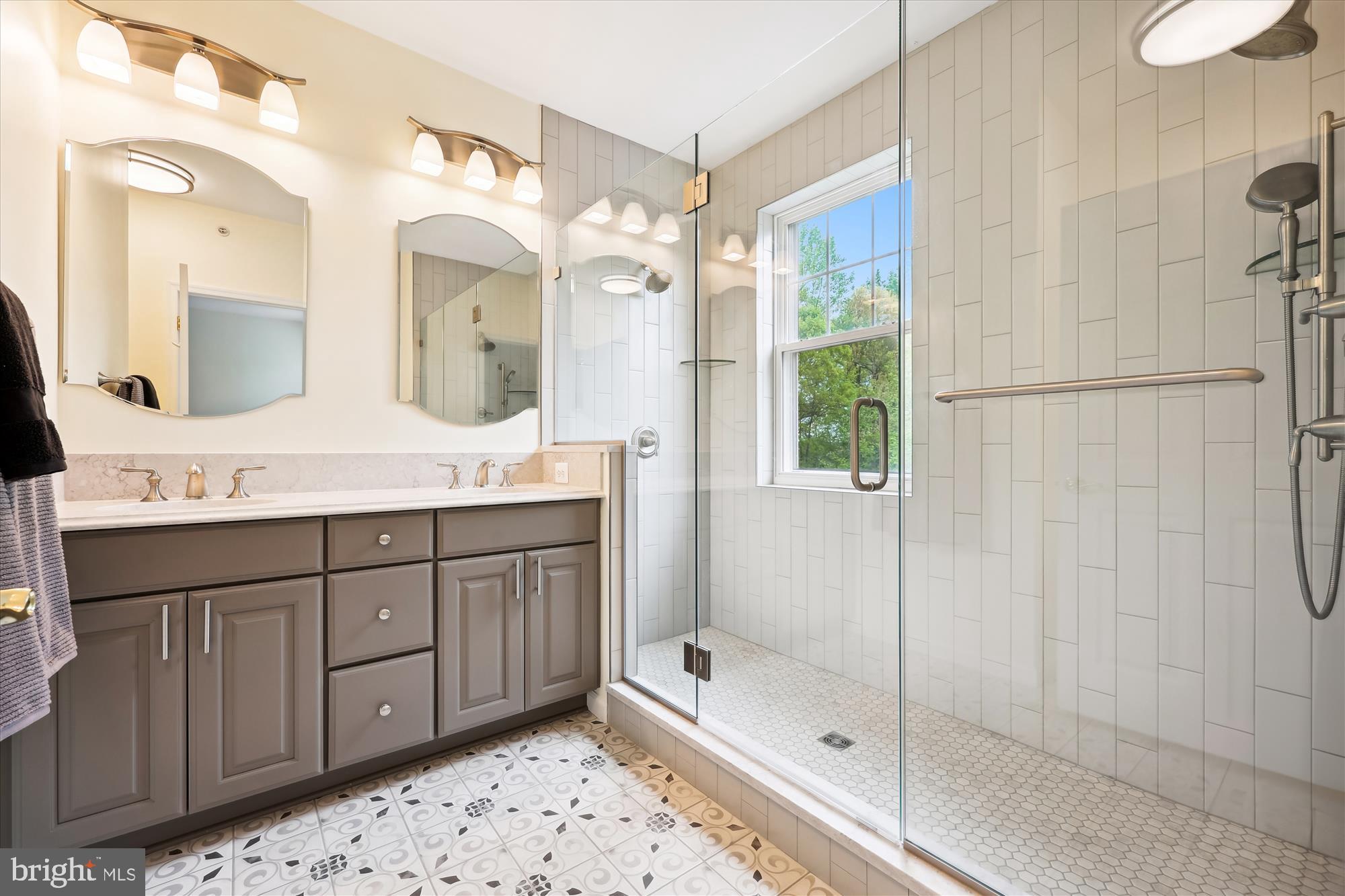 LAKELANDS RIDGE - Residential