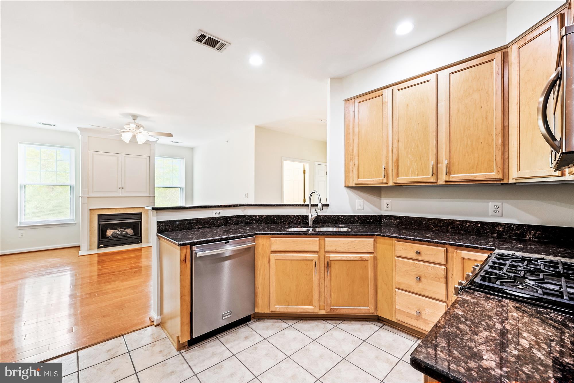 LAKELANDS RIDGE - Residential