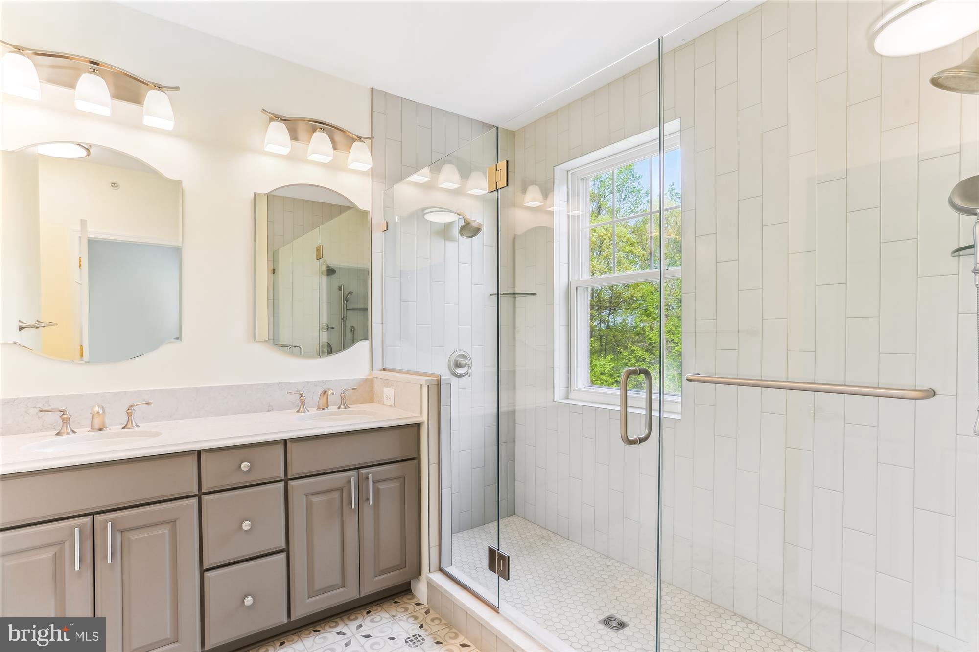 LAKELANDS RIDGE - Residential