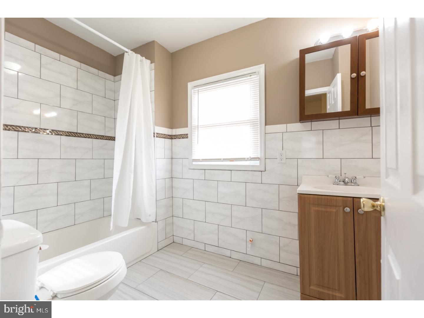 PORT RICHMOND - Residential Lease