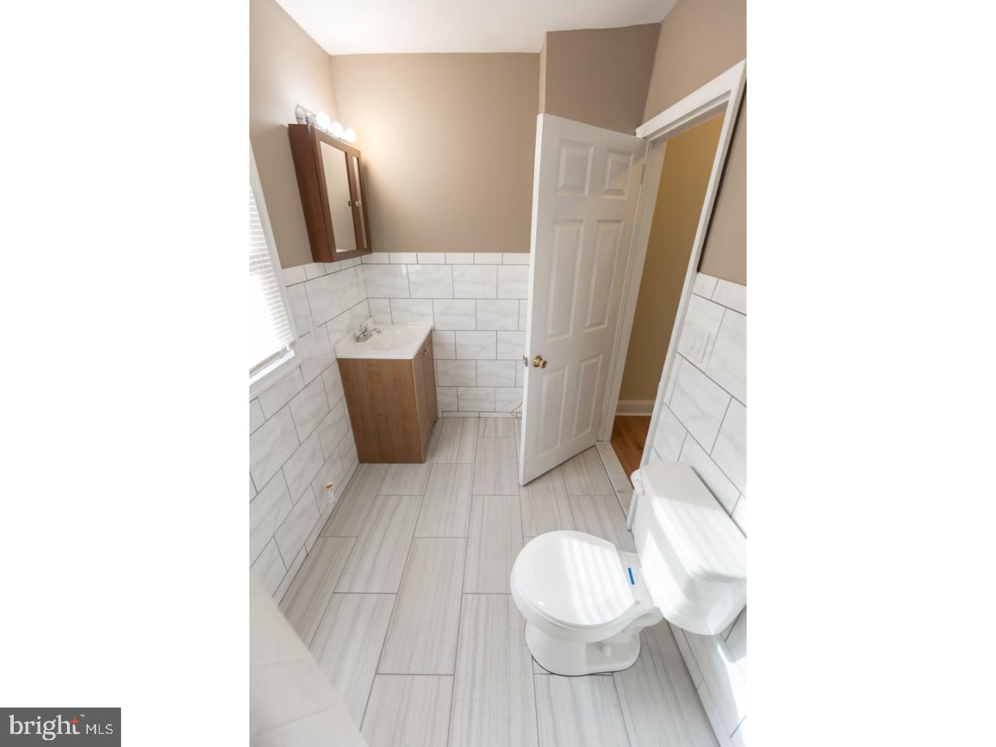 PORT RICHMOND - Residential Lease