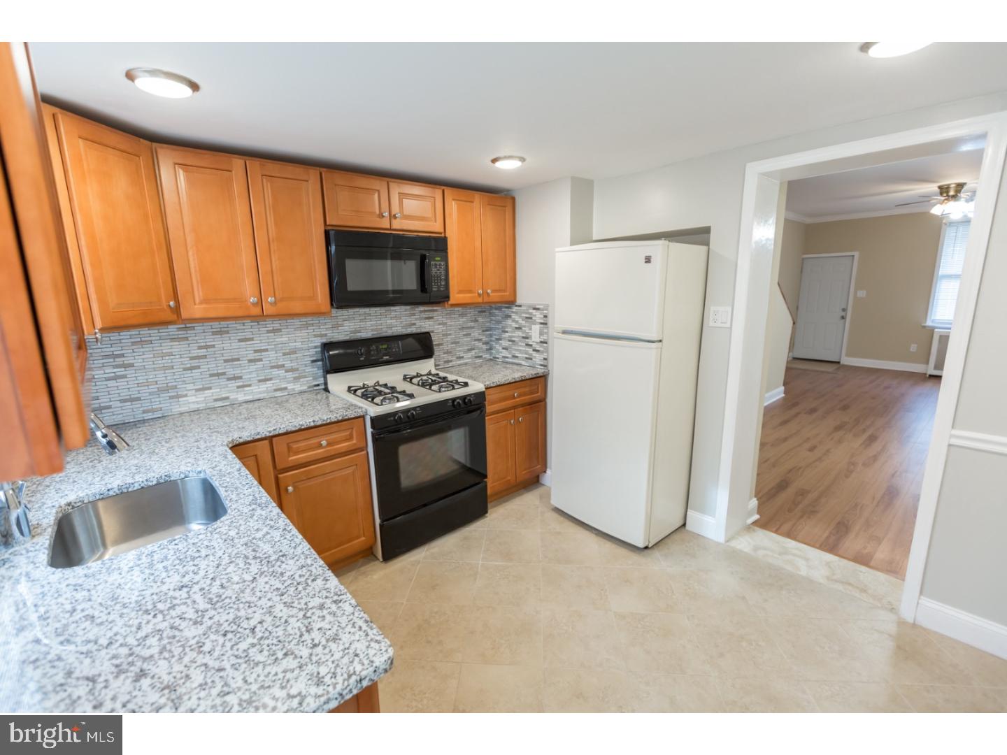 PORT RICHMOND - Residential Lease