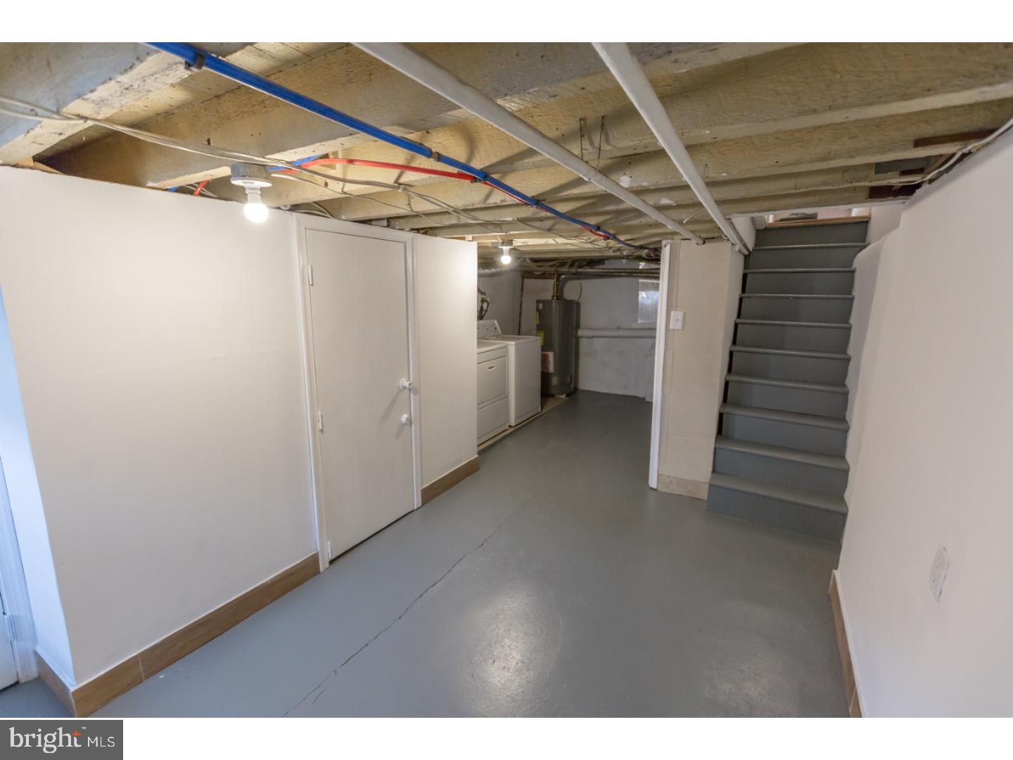 PORT RICHMOND - Residential Lease