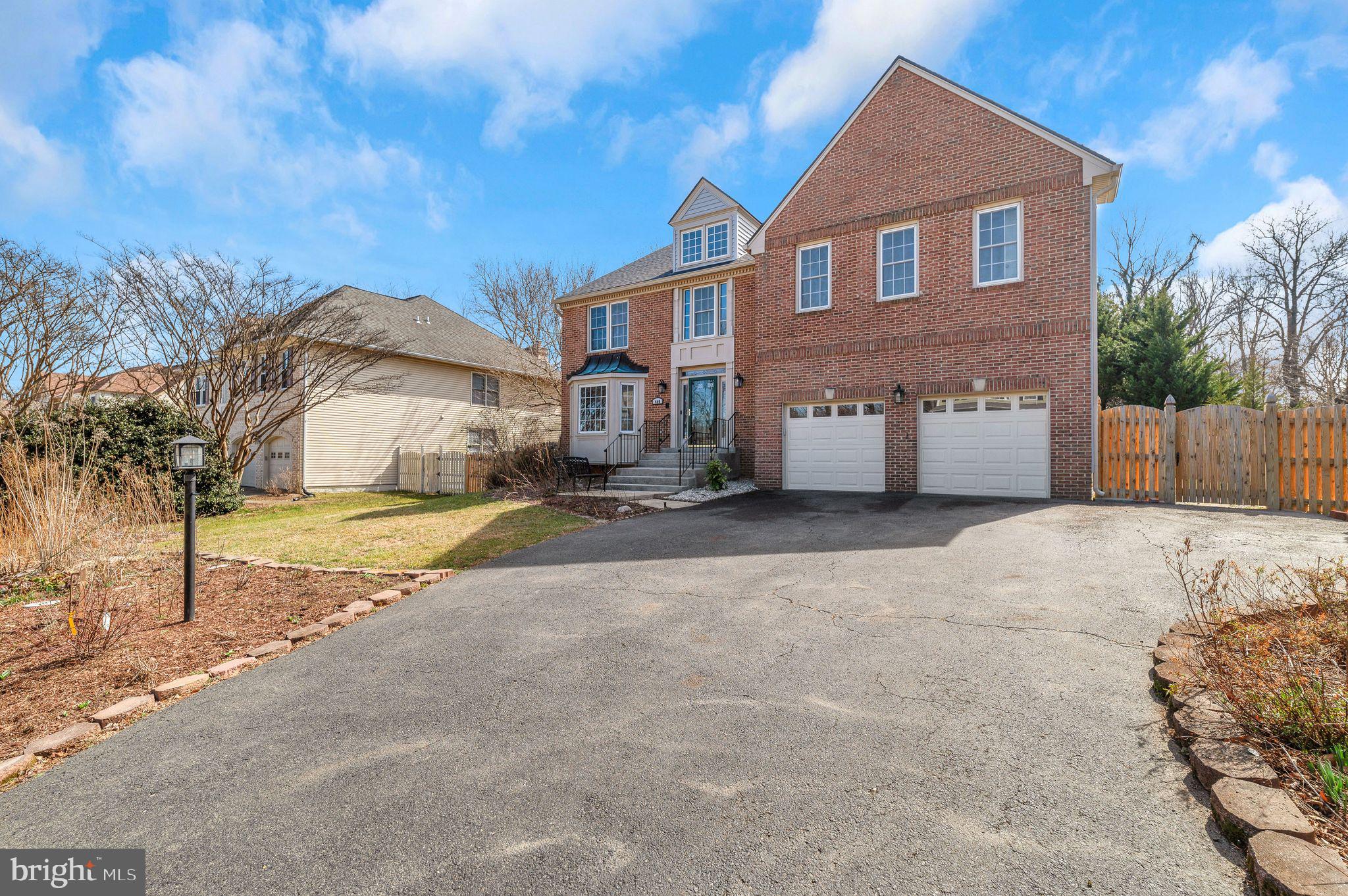 WEST END MANOR - Residential