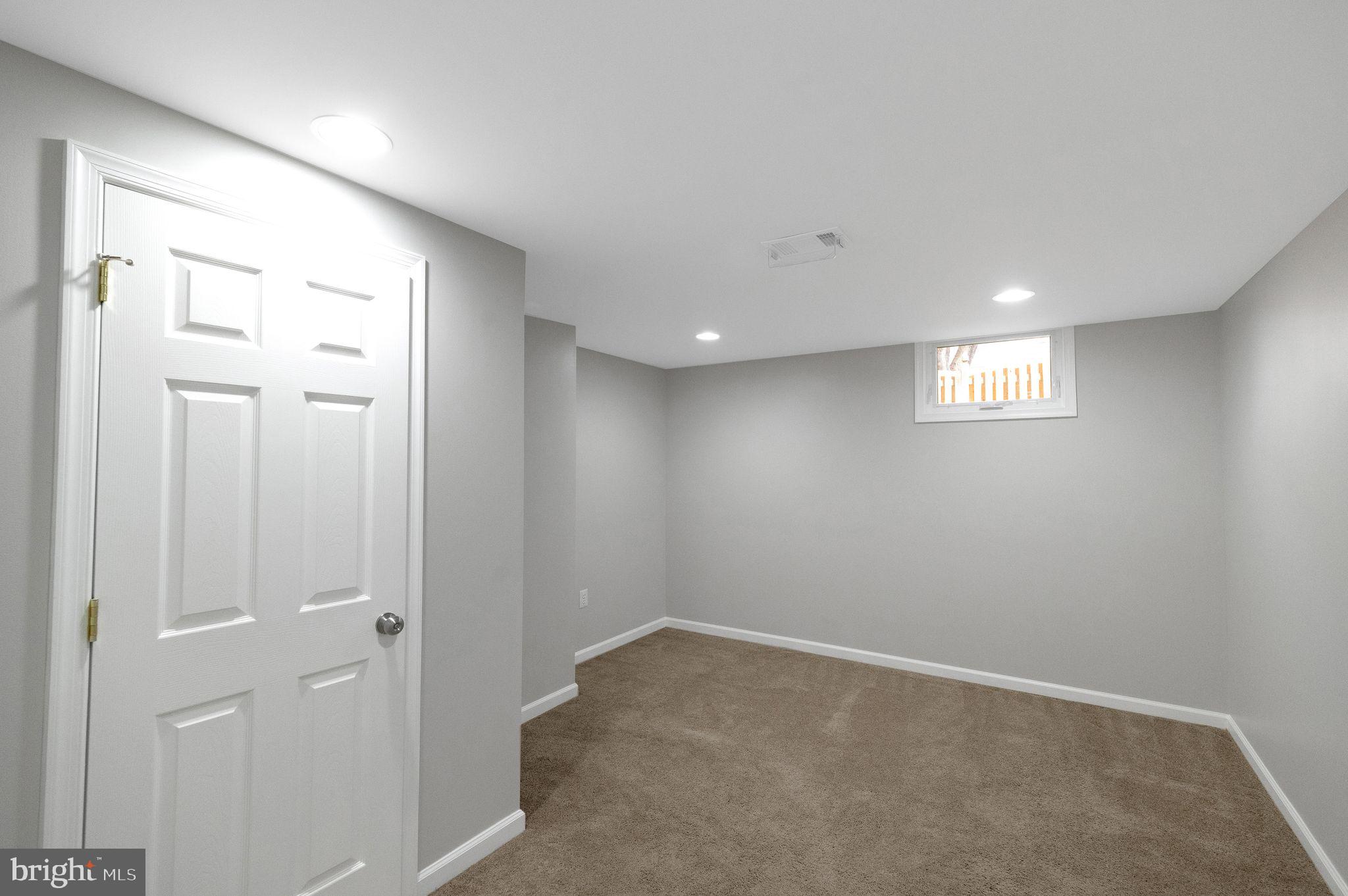 WEST END MANOR - Residential