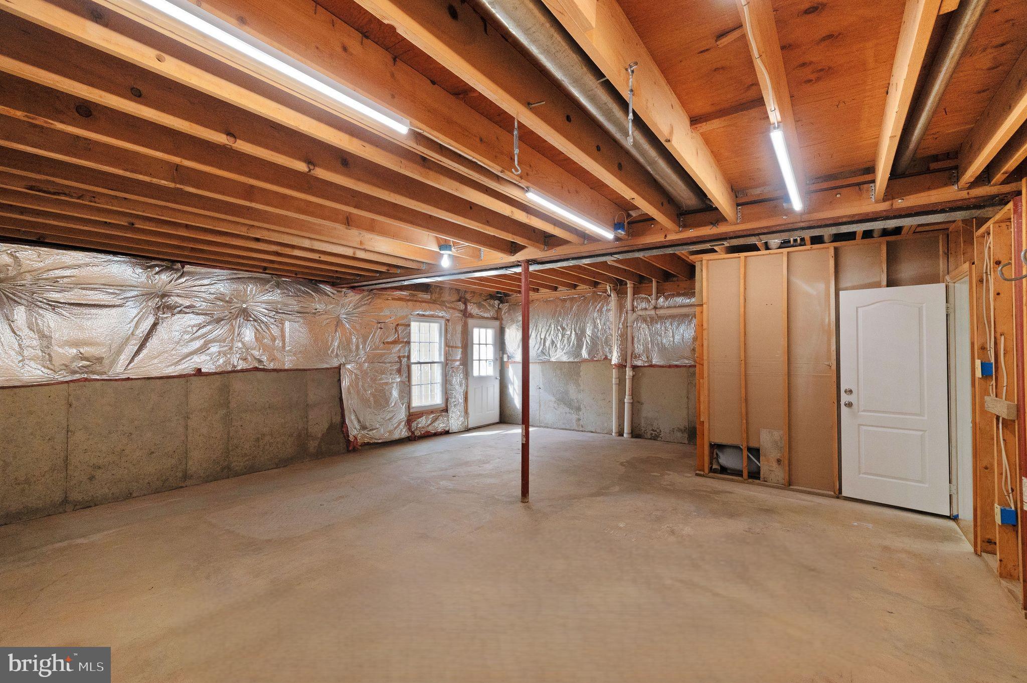 WEST END MANOR - Residential