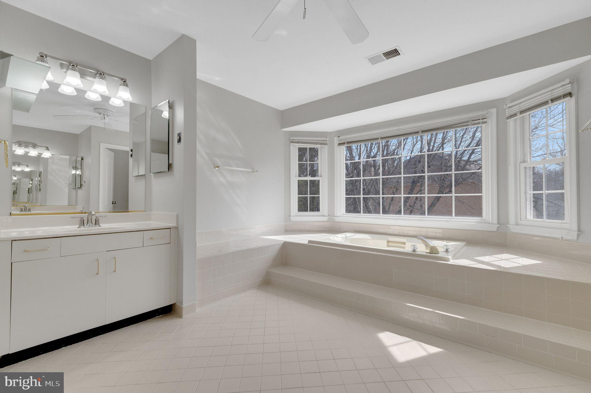 WEST END MANOR - Residential