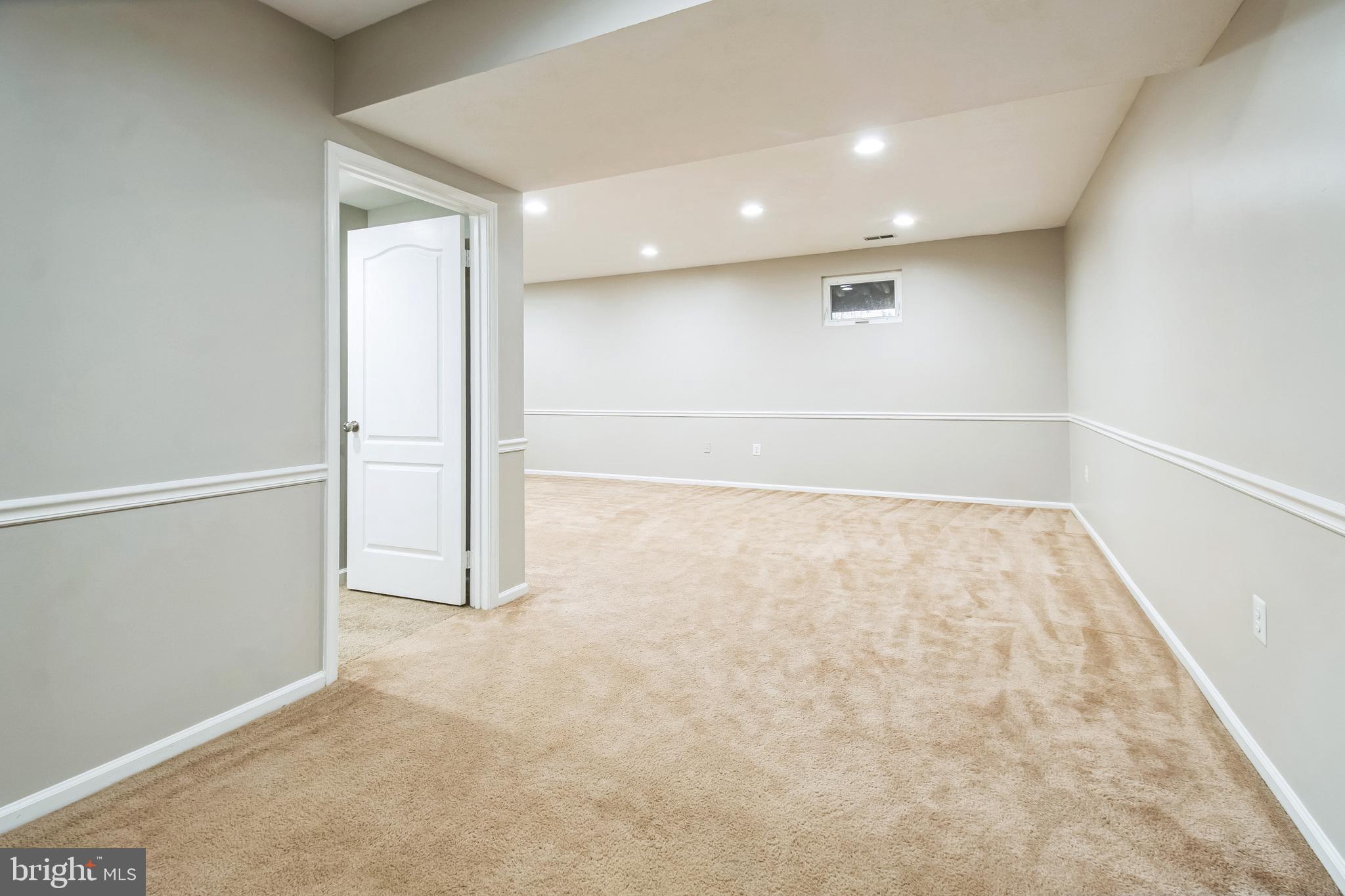 WEST END MANOR - Residential