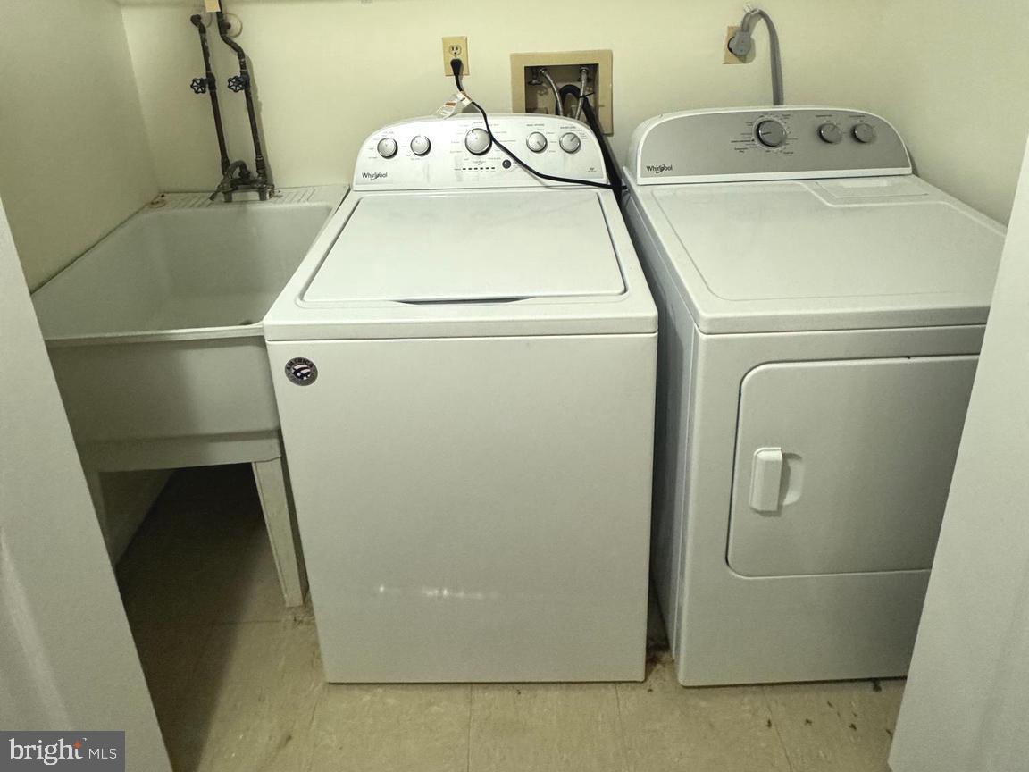 PINEY ORCHARD - Residential Lease