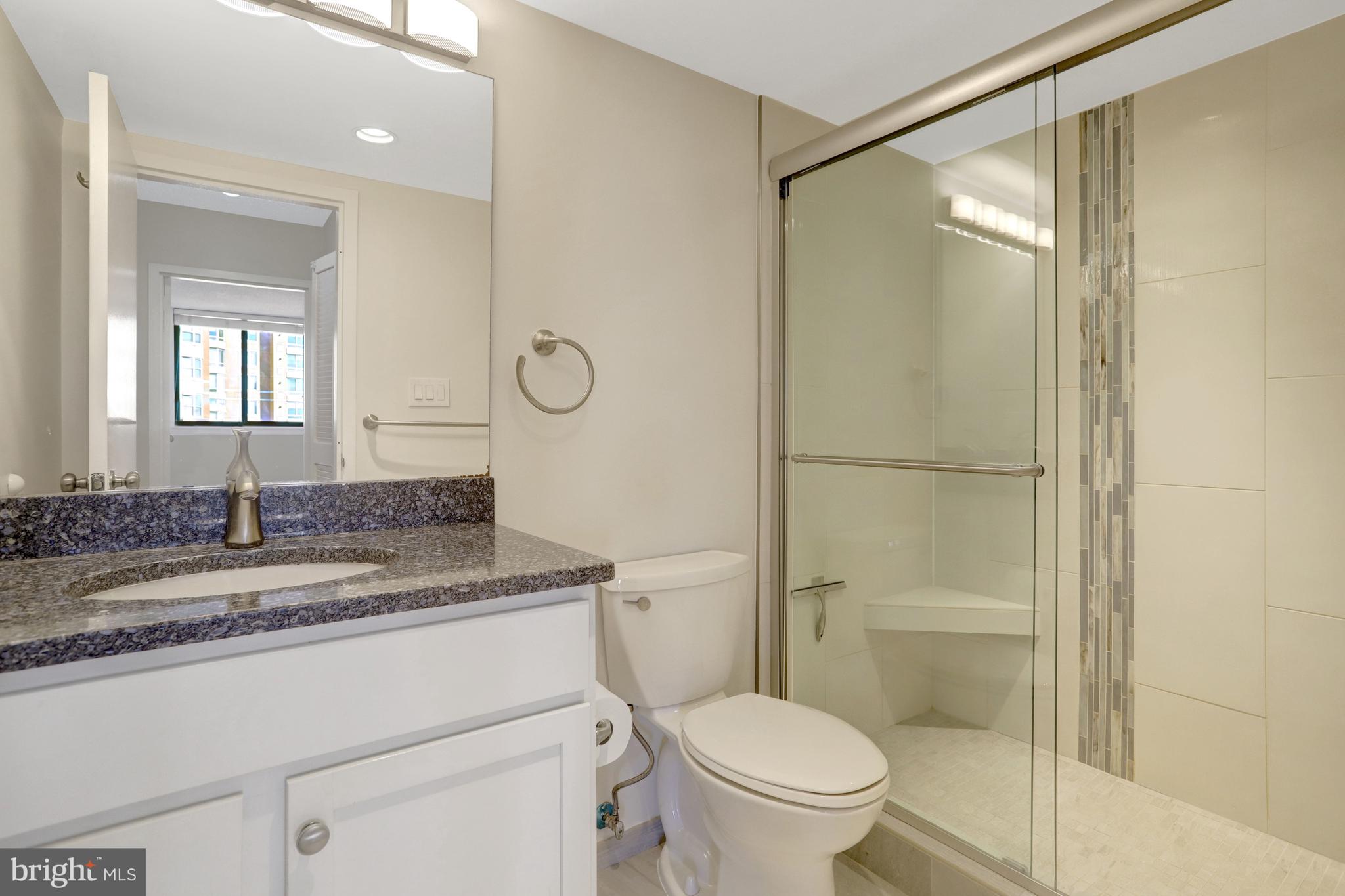 3800 FAIRFAX DRIVE 1607