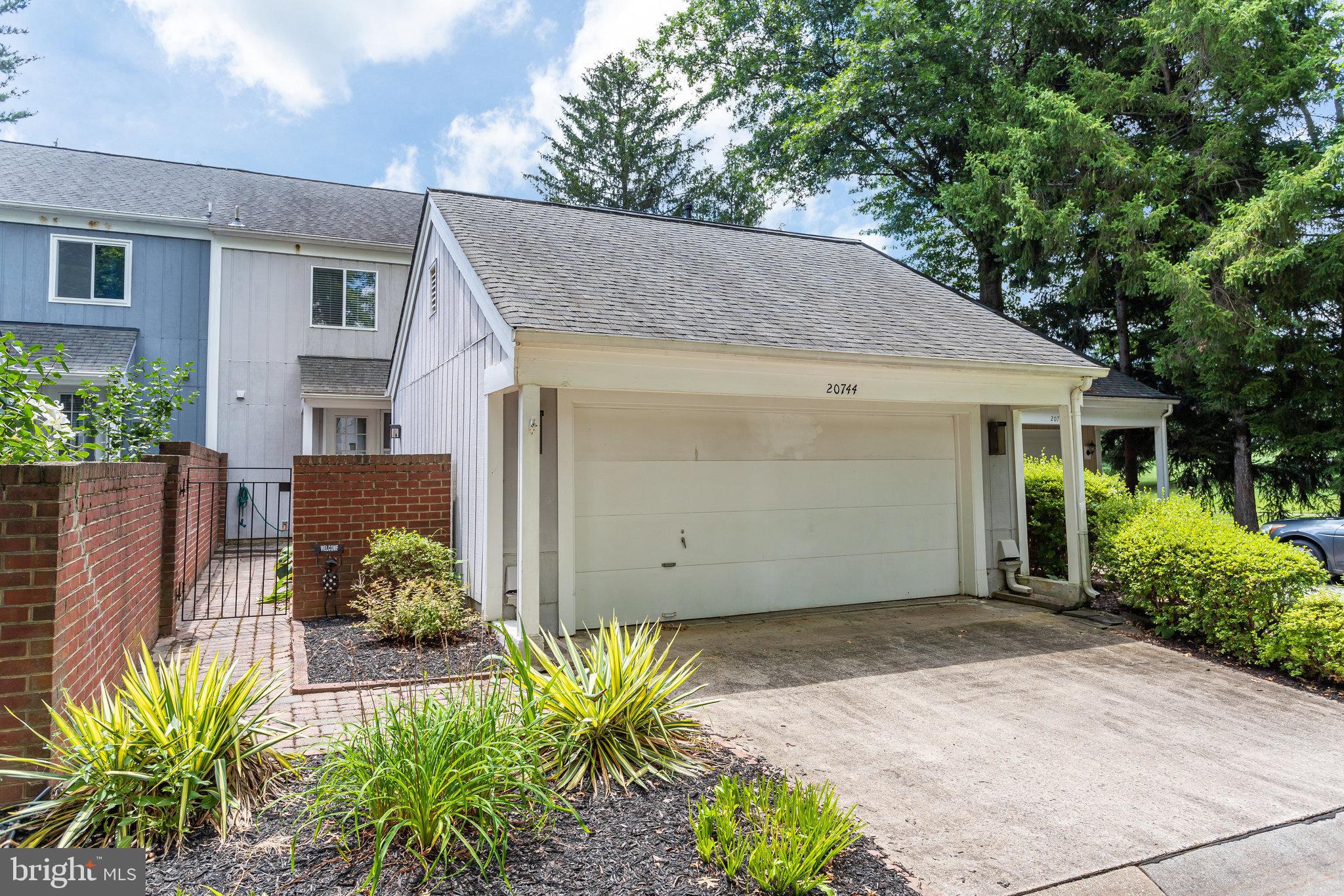 HIGHLAND HALL - Residential