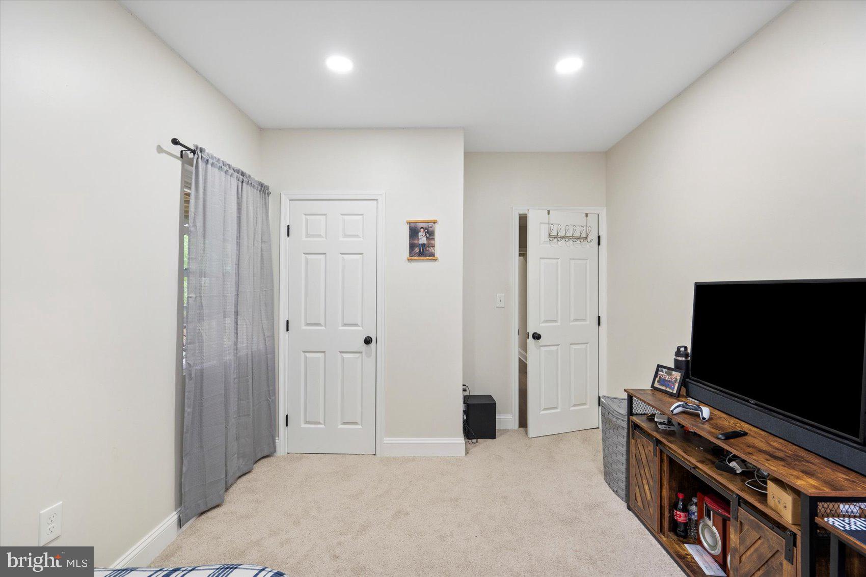 COVENTRY - Residential