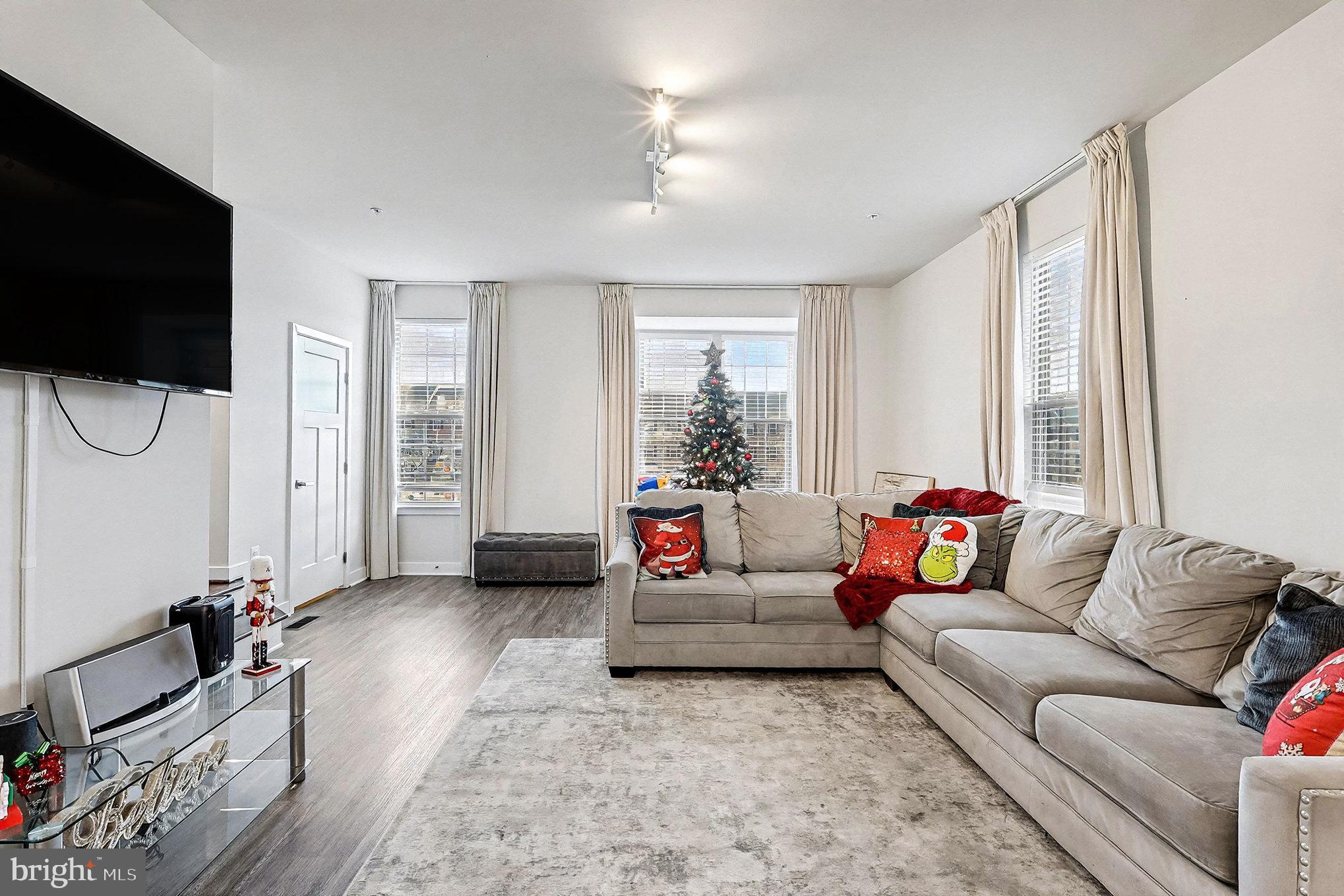 TIMOTHY BRANCH TOWNS - Residential Lease