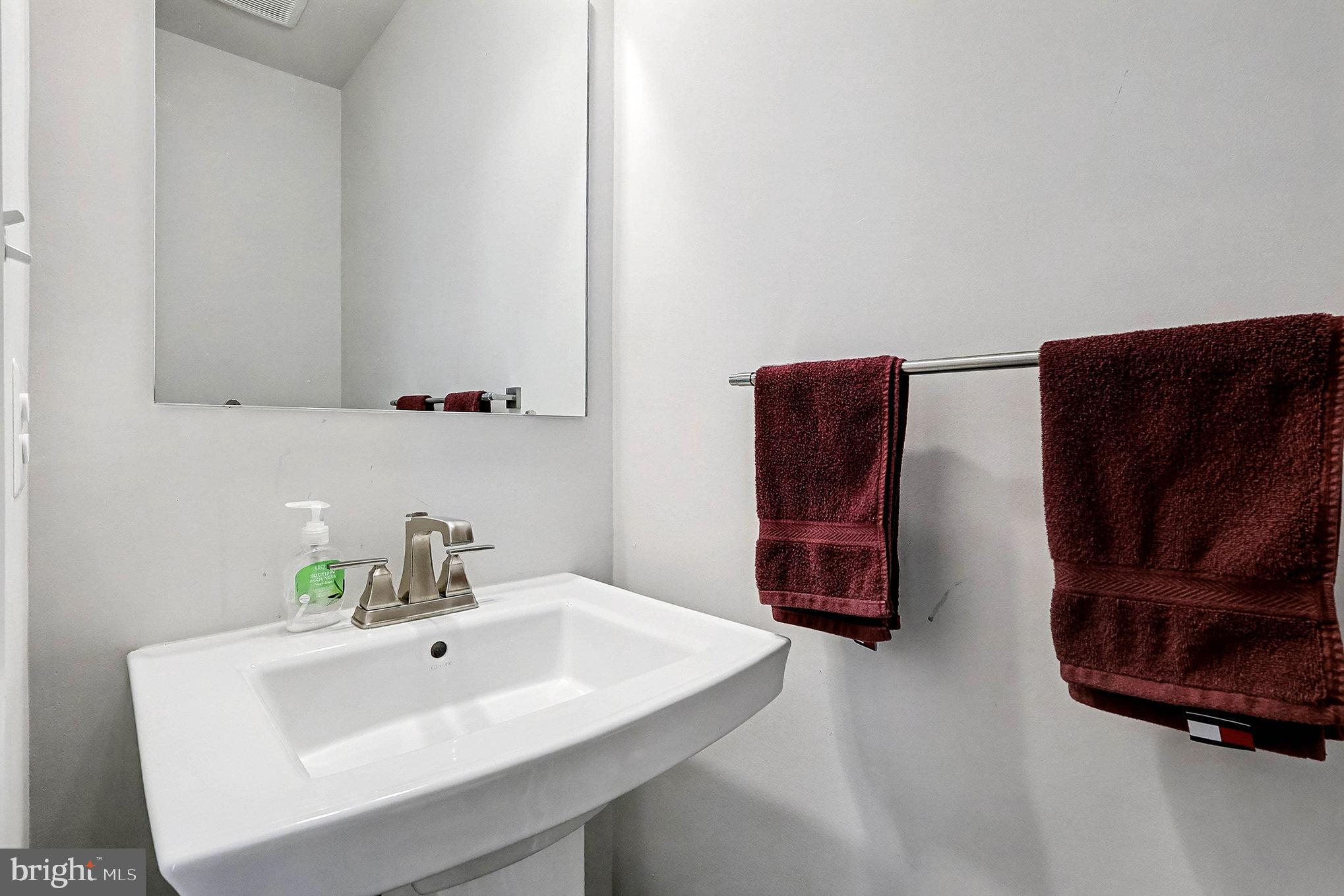 TIMOTHY BRANCH TOWNS - Residential Lease