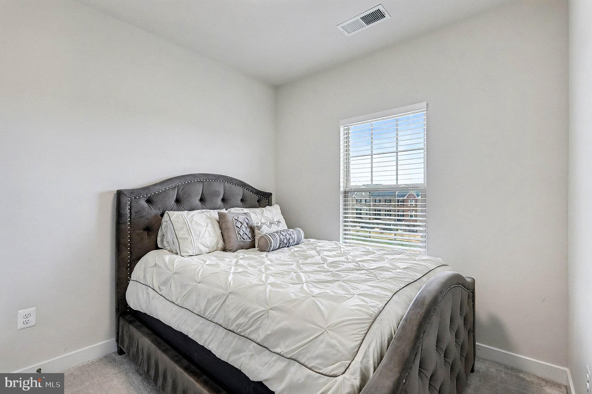 TIMOTHY BRANCH TOWNS - Residential Lease