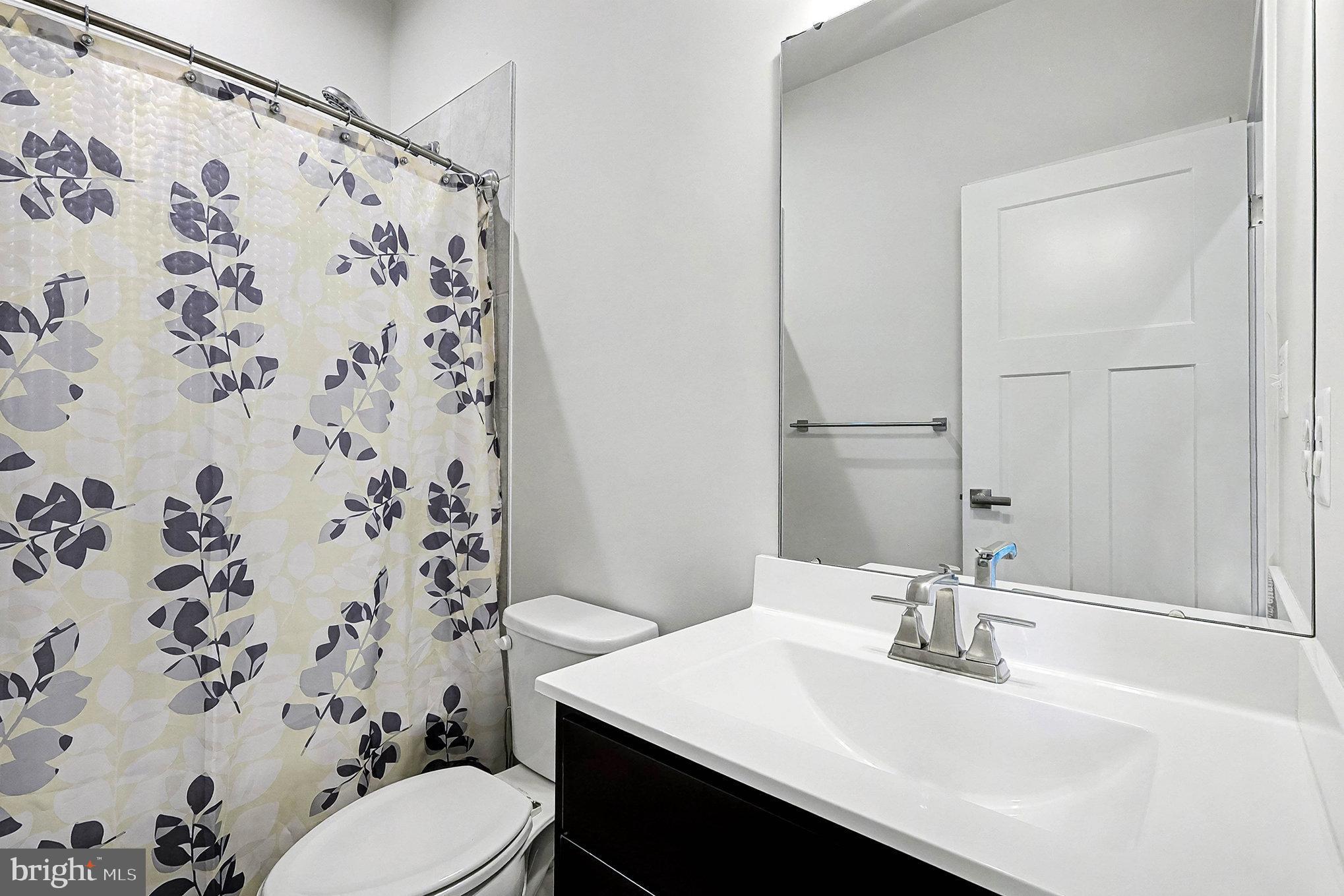 TIMOTHY BRANCH TOWNS - Residential Lease