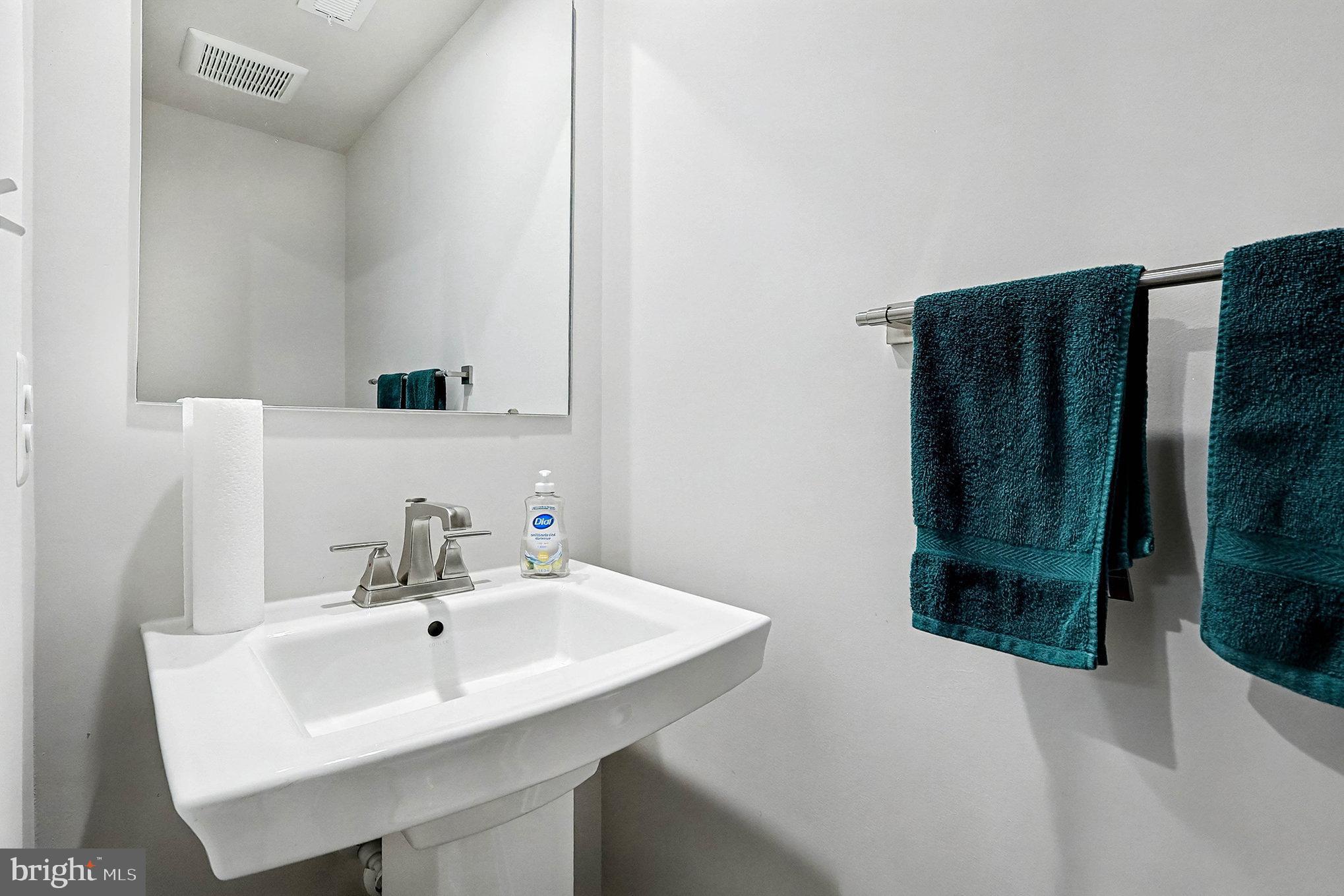 TIMOTHY BRANCH TOWNS - Residential Lease