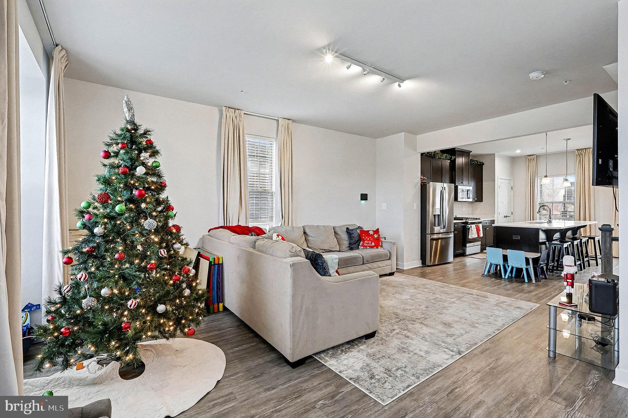 TIMOTHY BRANCH TOWNS - Residential Lease