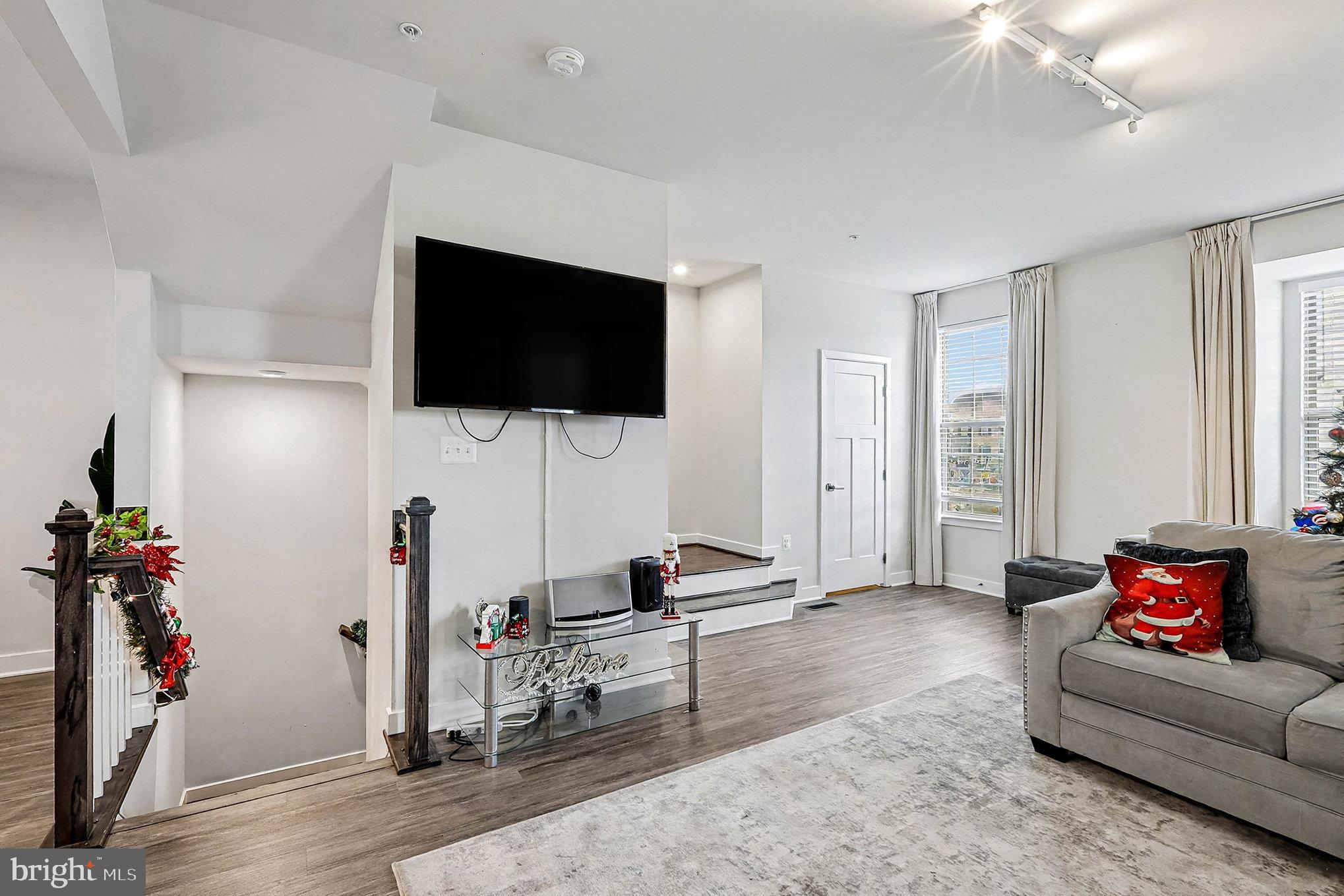 TIMOTHY BRANCH TOWNS - Residential Lease