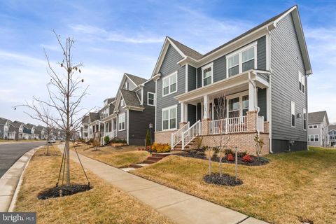 1924 SERVICEBERRY ROAD DUMFRIES VA 22026