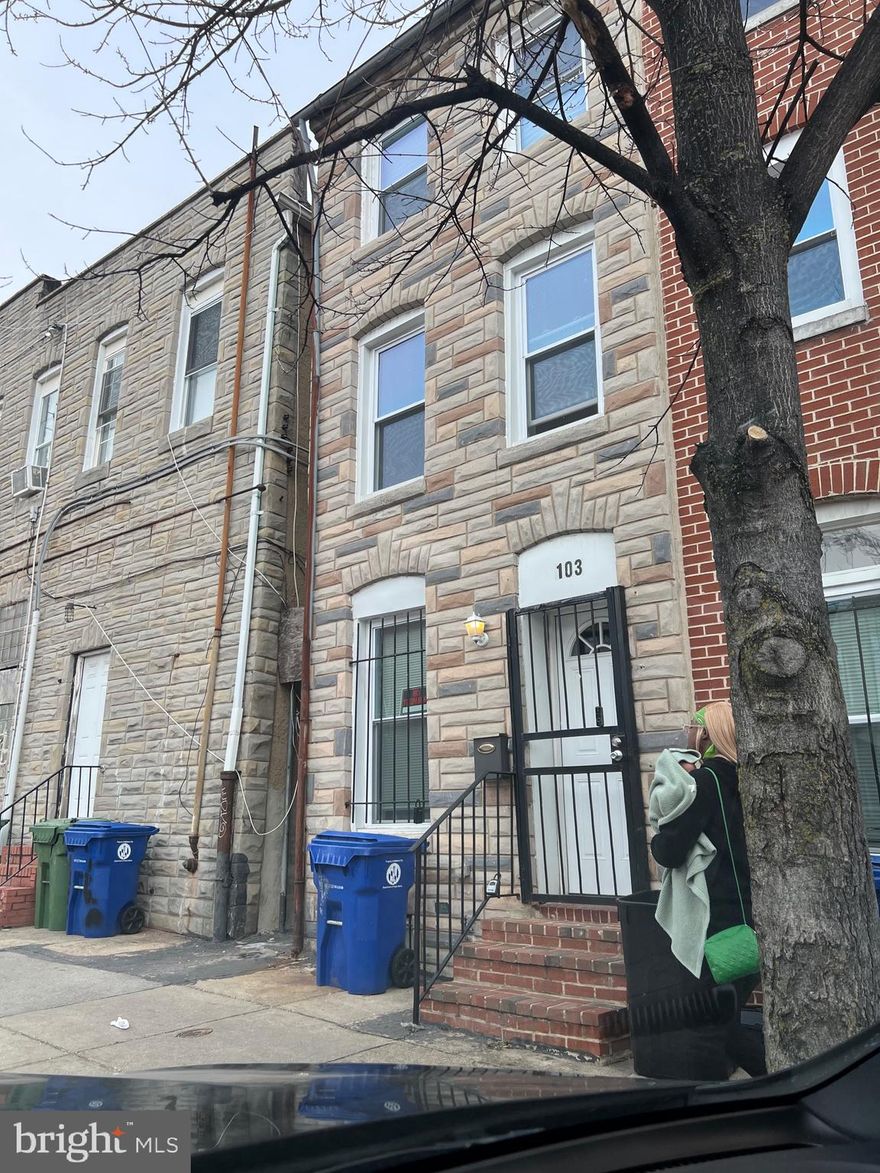 HIGH END ROOM RENTAL: Fully furnished home and room is available . Elegance on each level. rent included  washer and druer ,access to all common areas, small storage in basement , use or cultured rear yard , central air, shred bath , no water bill , no utility bill. all Included wil new in room Refridgerator . Pets accepted on a case by case basis . landlord motivated.SHORT OR LONG TERM LEASE AVAILABLE