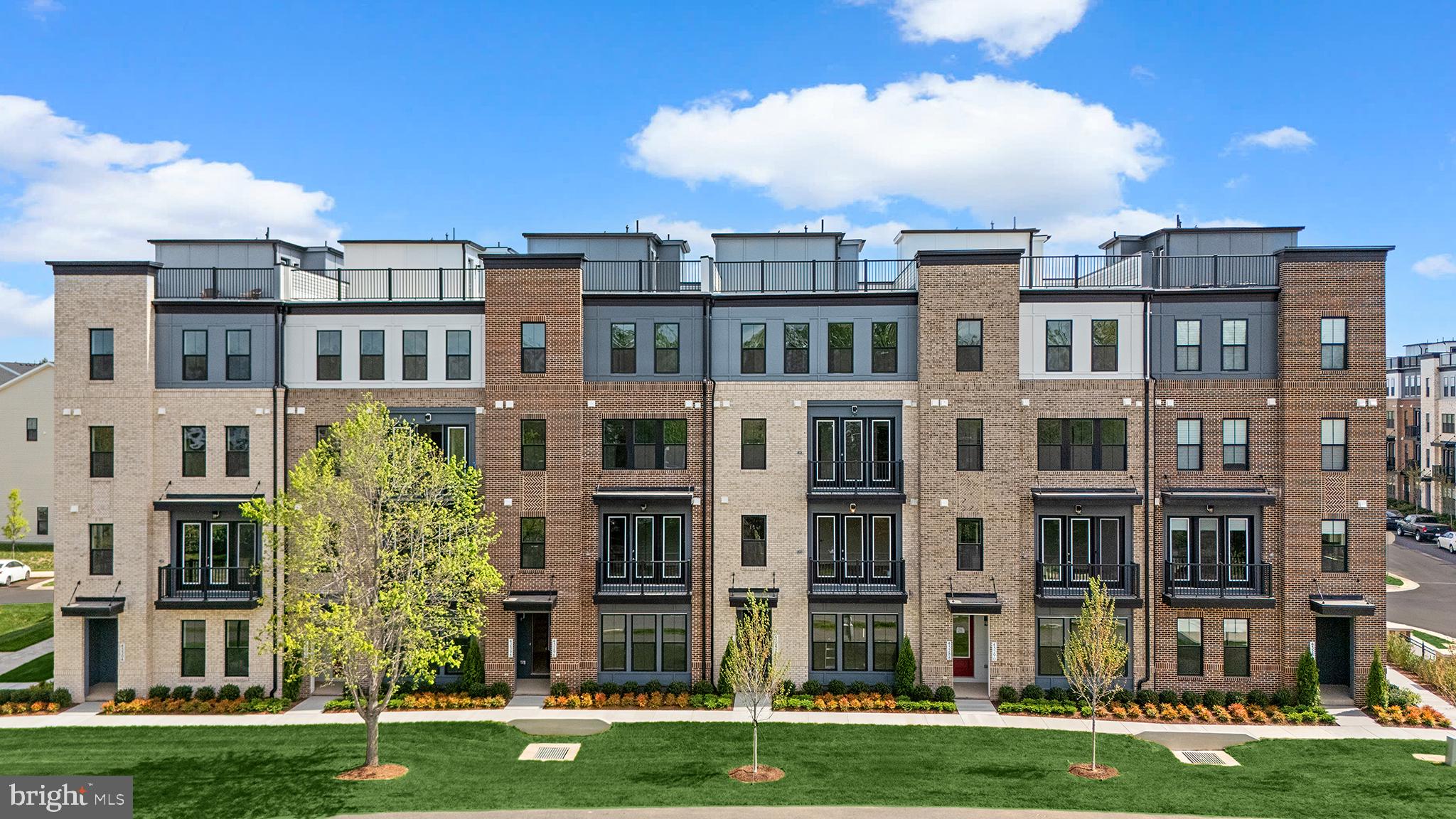43288 FARRINGDON SQUARE