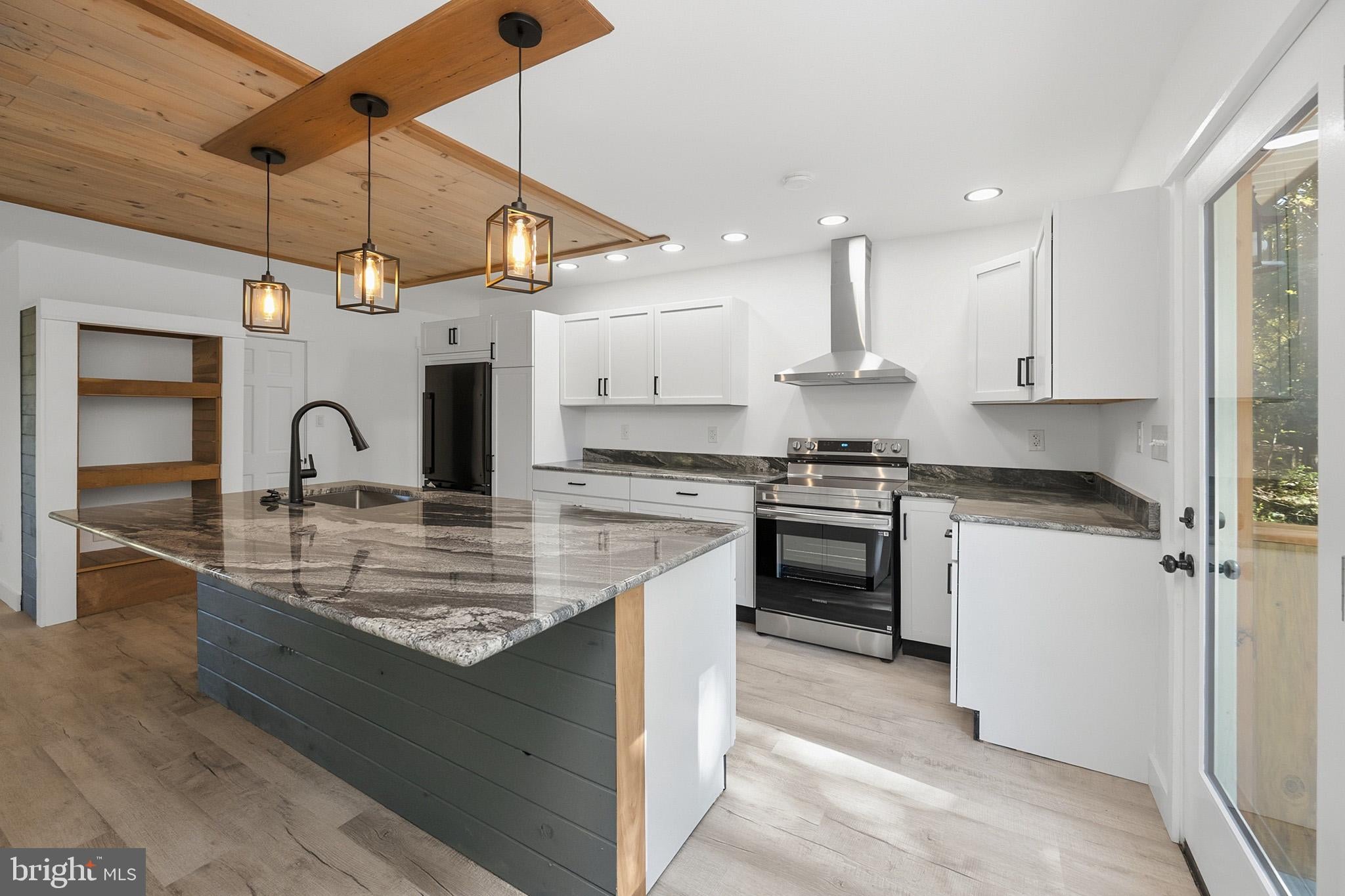 3496 OLD MORGANTOWN ROAD W