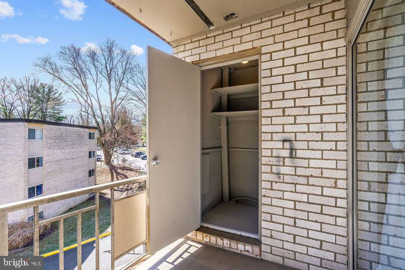 BETHESDA PARK - Residential