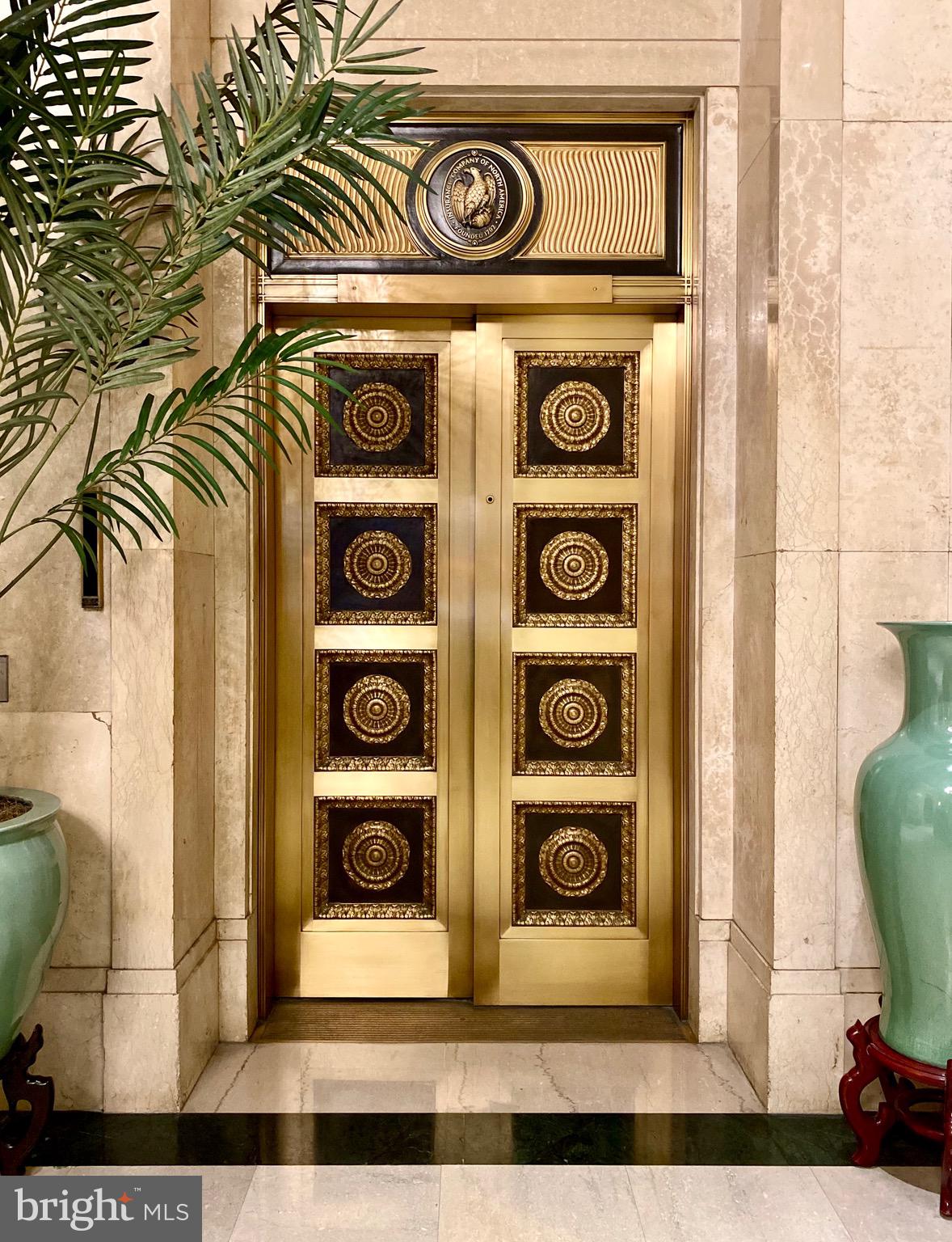 LOGAN SQUARE - Residential Lease