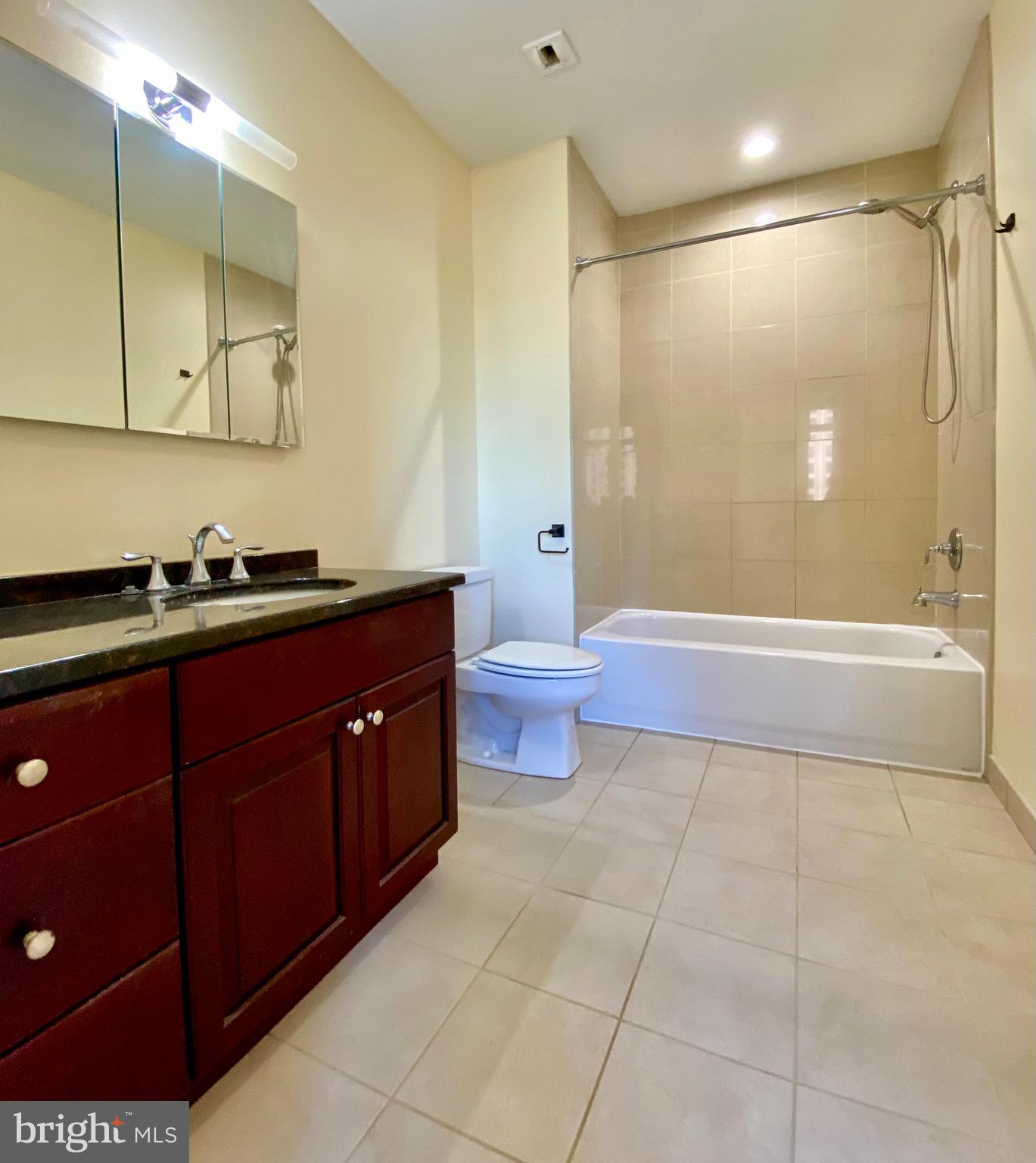 LOGAN SQUARE - Residential Lease