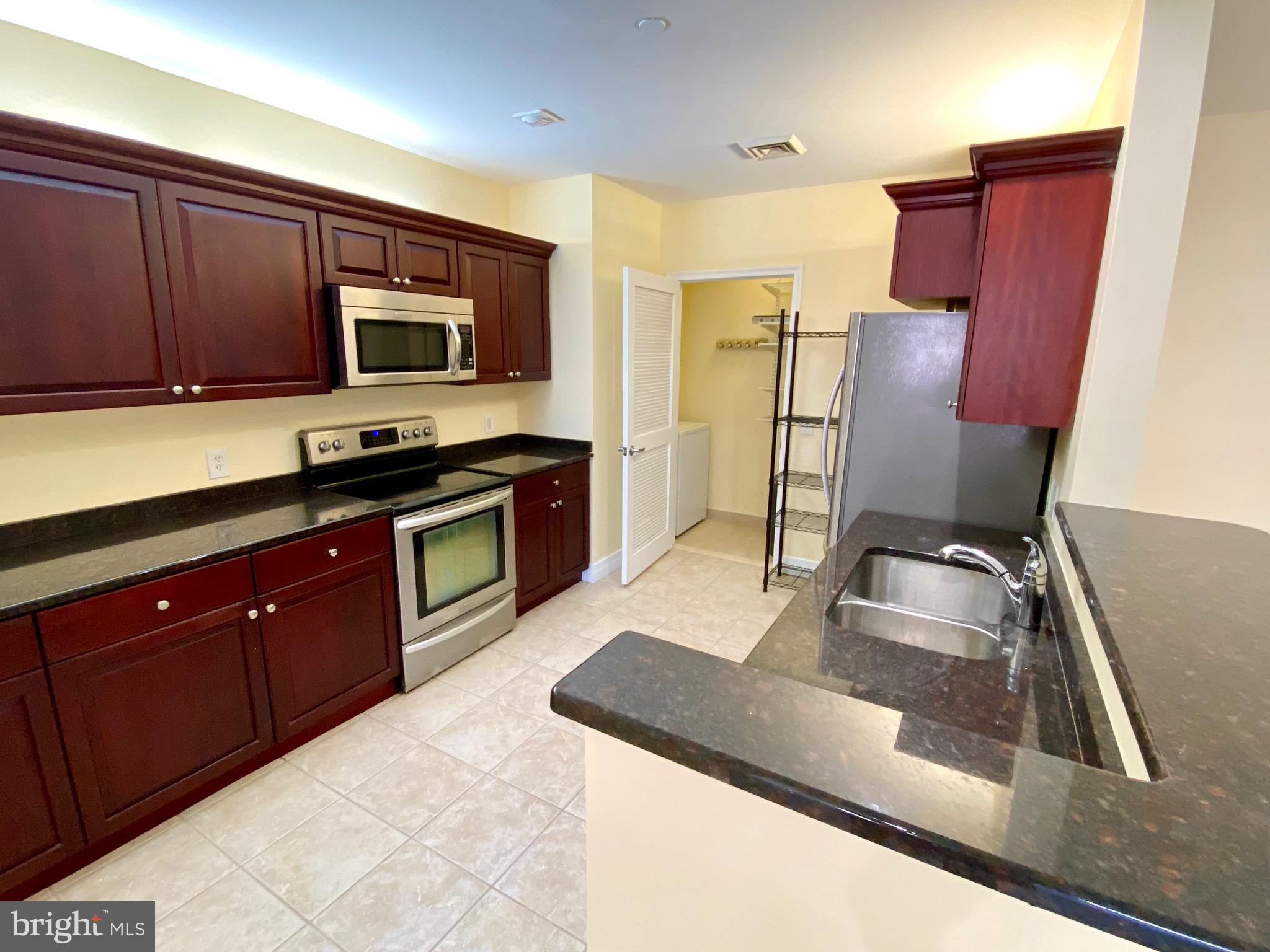 LOGAN SQUARE - Residential Lease