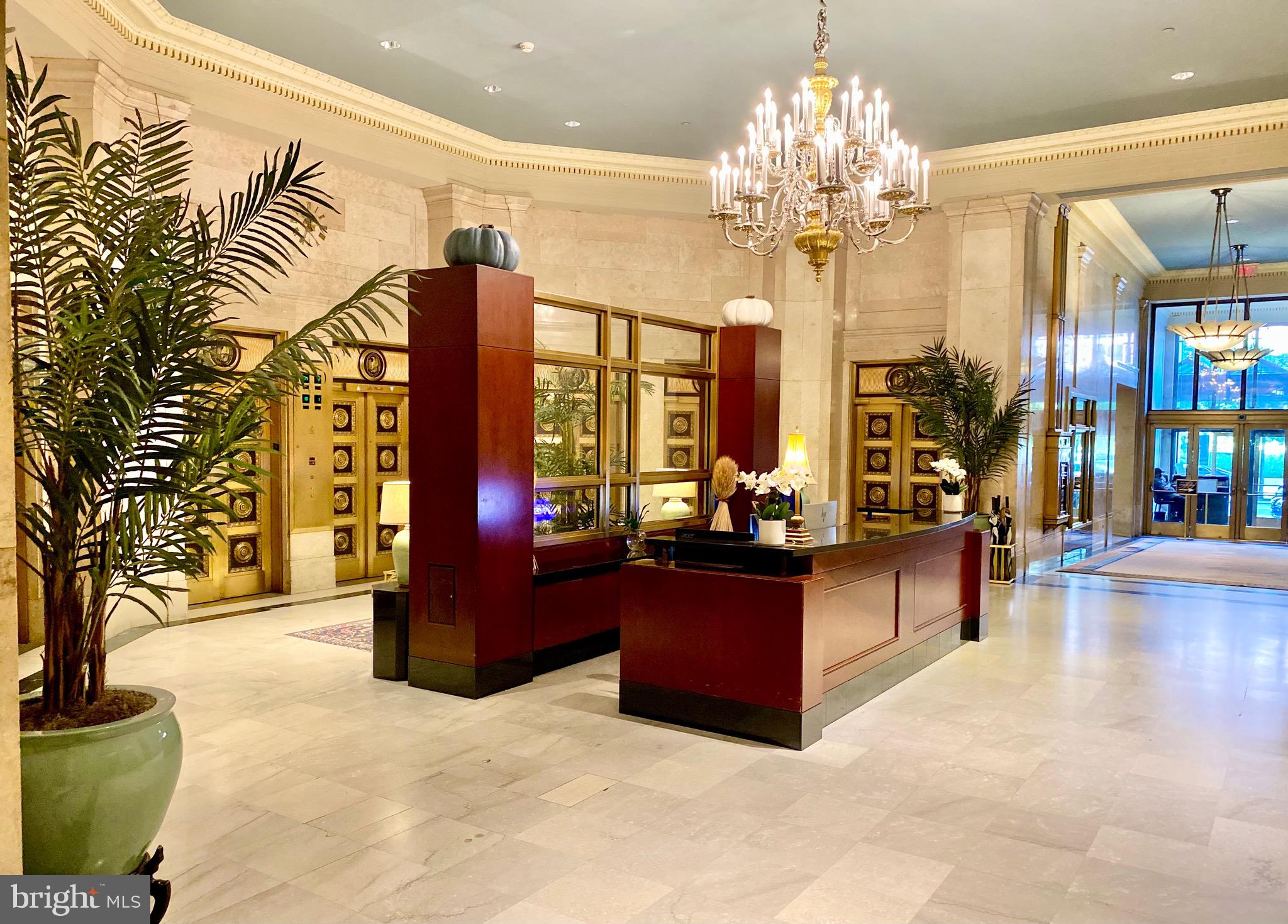 LOGAN SQUARE - Residential Lease