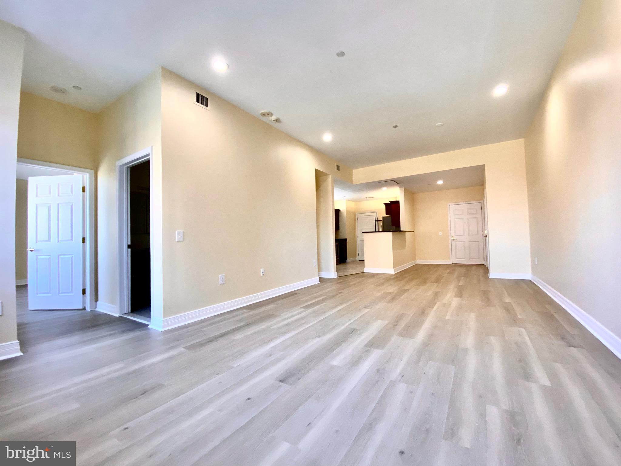 LOGAN SQUARE - Residential Lease