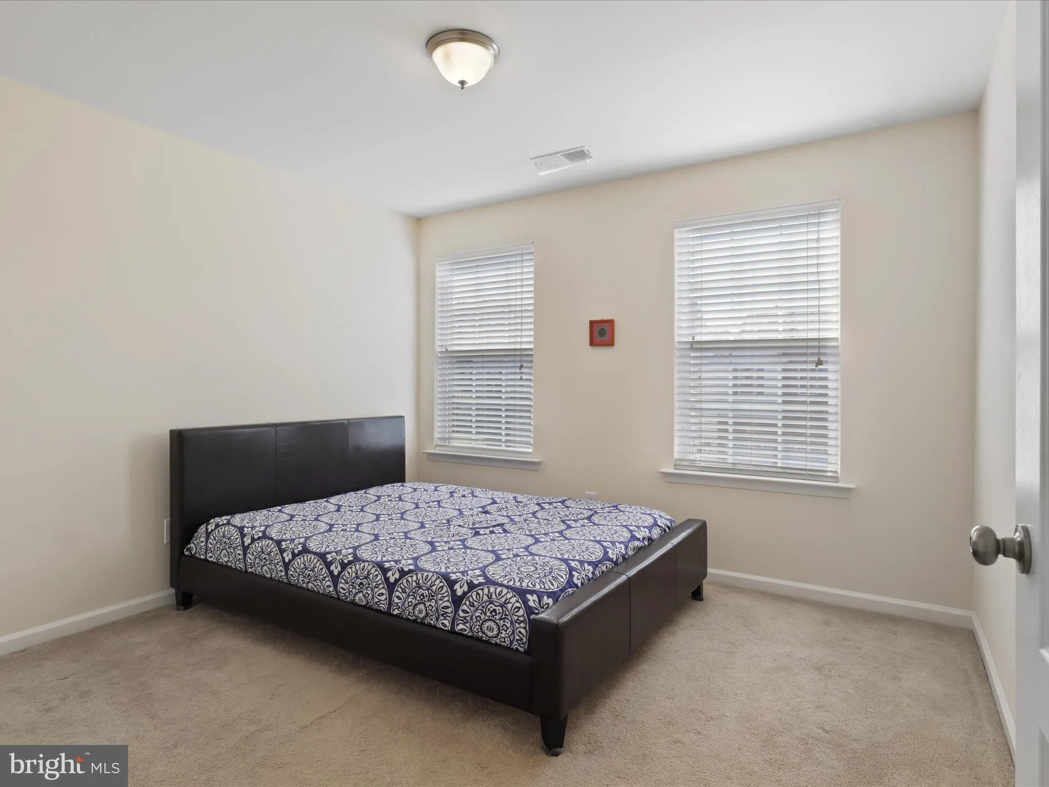 Gainesville, Virginia 20155, United States, 4 Bedrooms Bedrooms, ,4 BathroomsBathrooms,Residential,Pending,123206