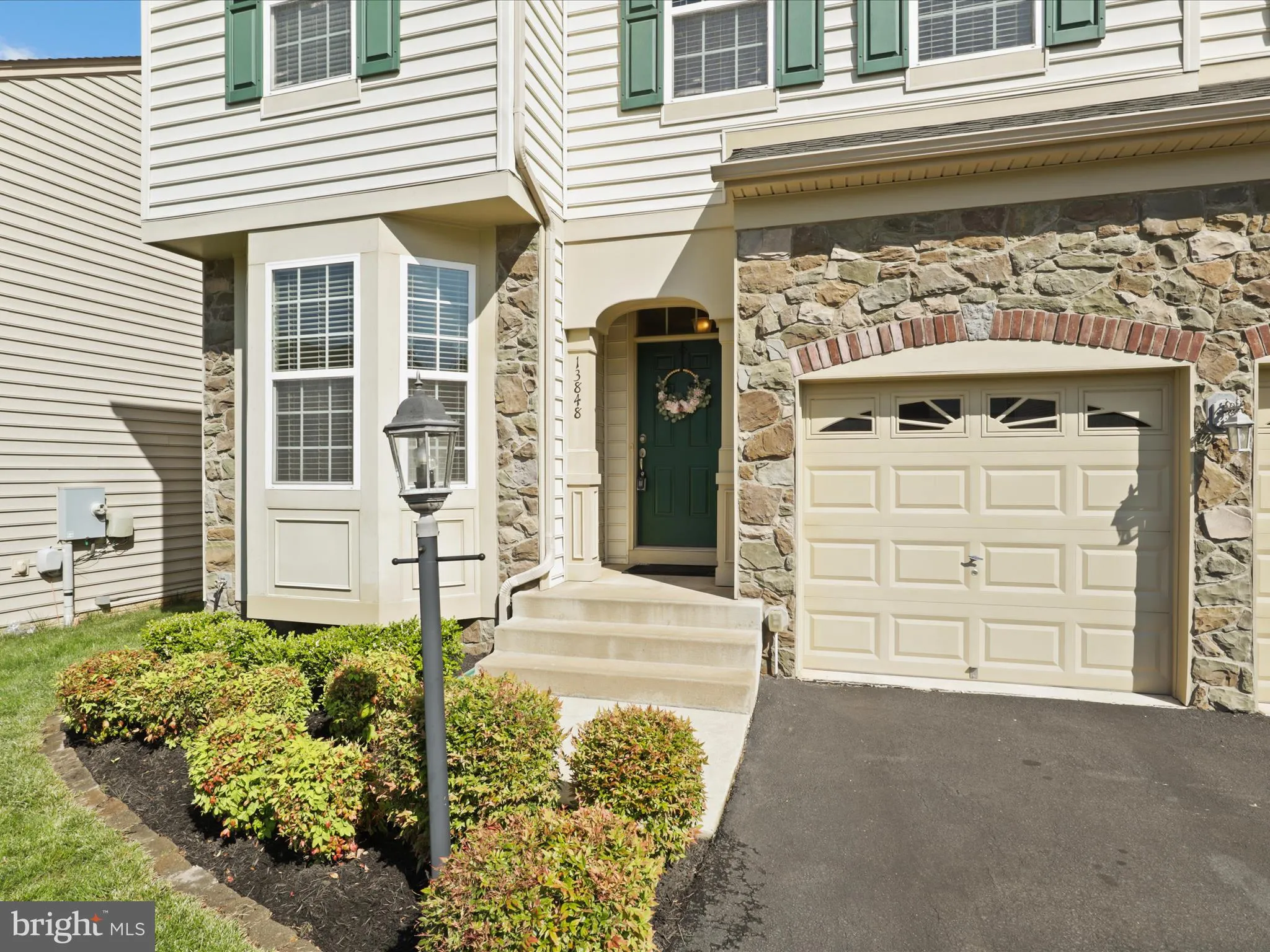 Gainesville, Virginia 20155, United States, 4 Bedrooms Bedrooms, ,4 BathroomsBathrooms,Residential,Pending,123206