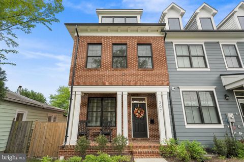 207 E DUNCAN AVENUE ALEXANDRIA VA 22301